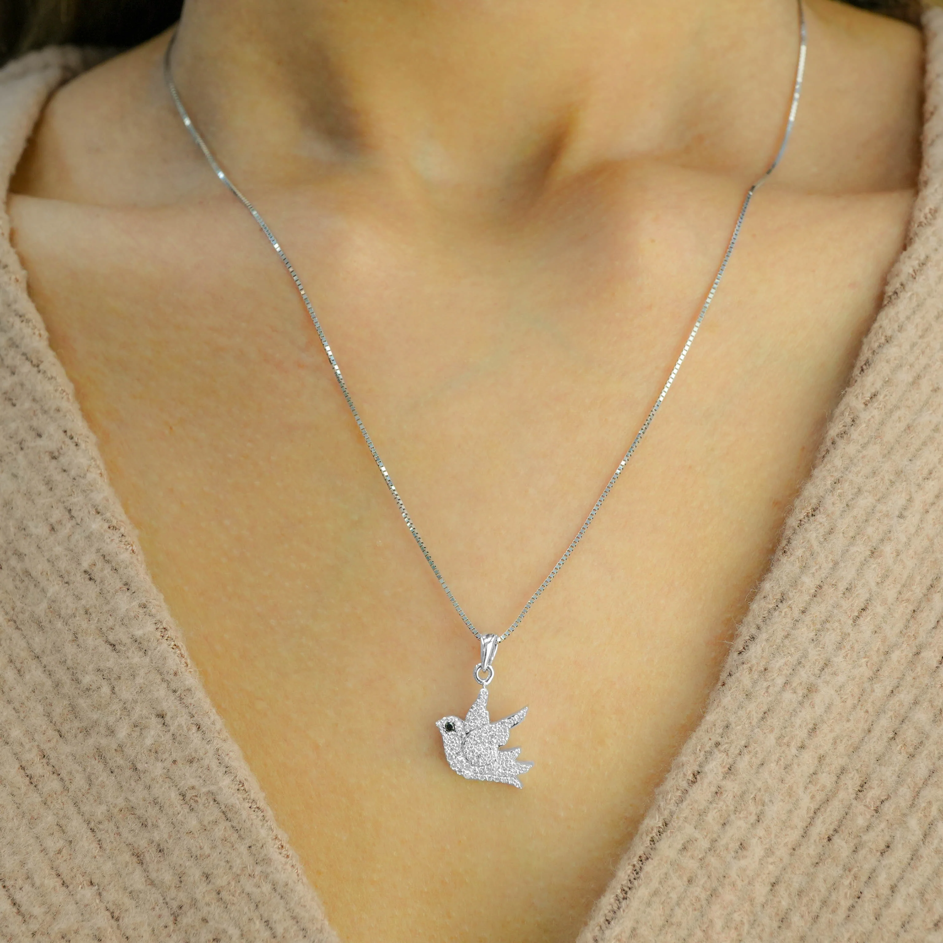 10K Gold Bird Diamond Pendant 0.31 CT - Image 5