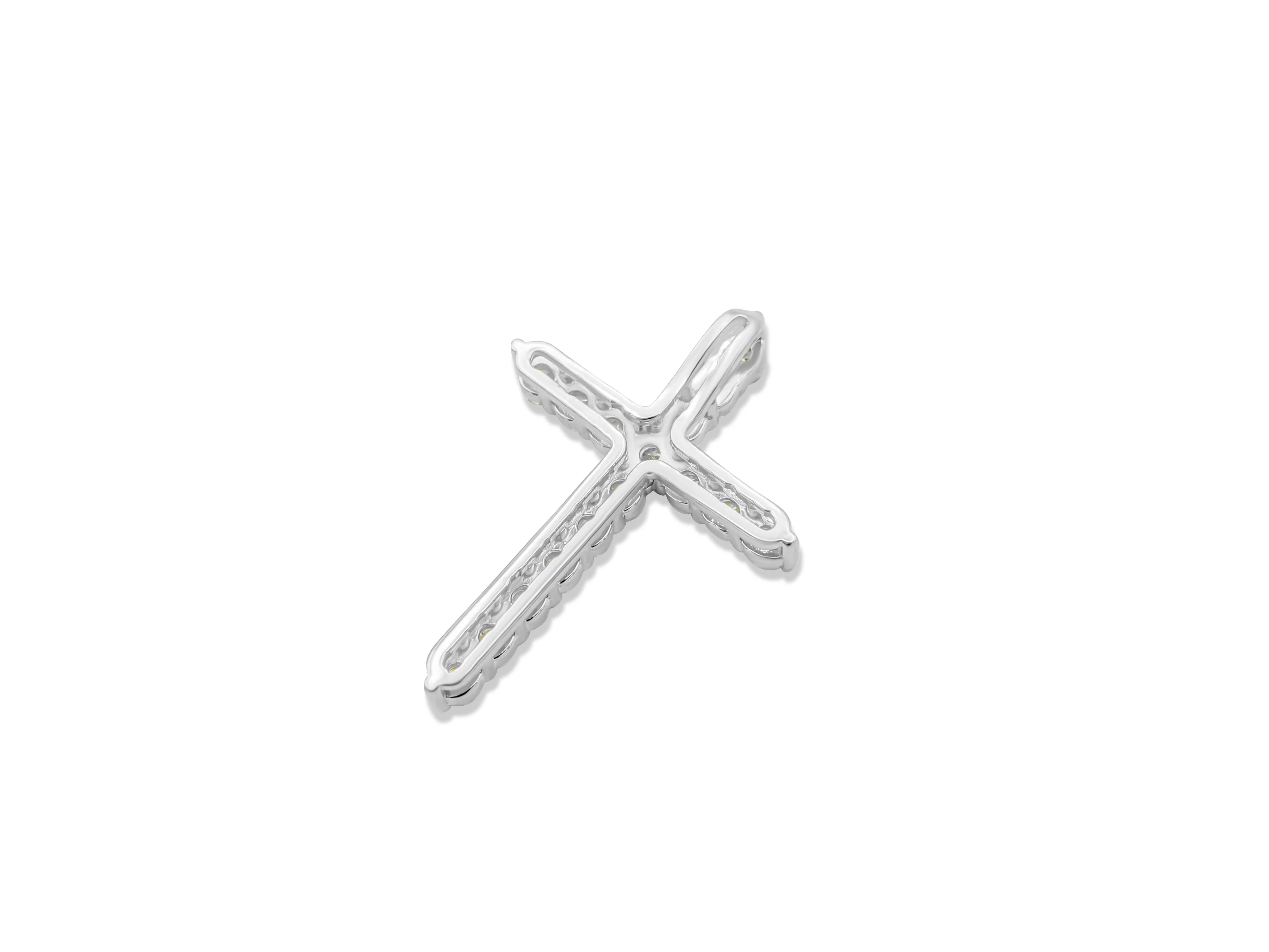 14k White Gold Diamond Cross Pendant 0.71ct - Image 4