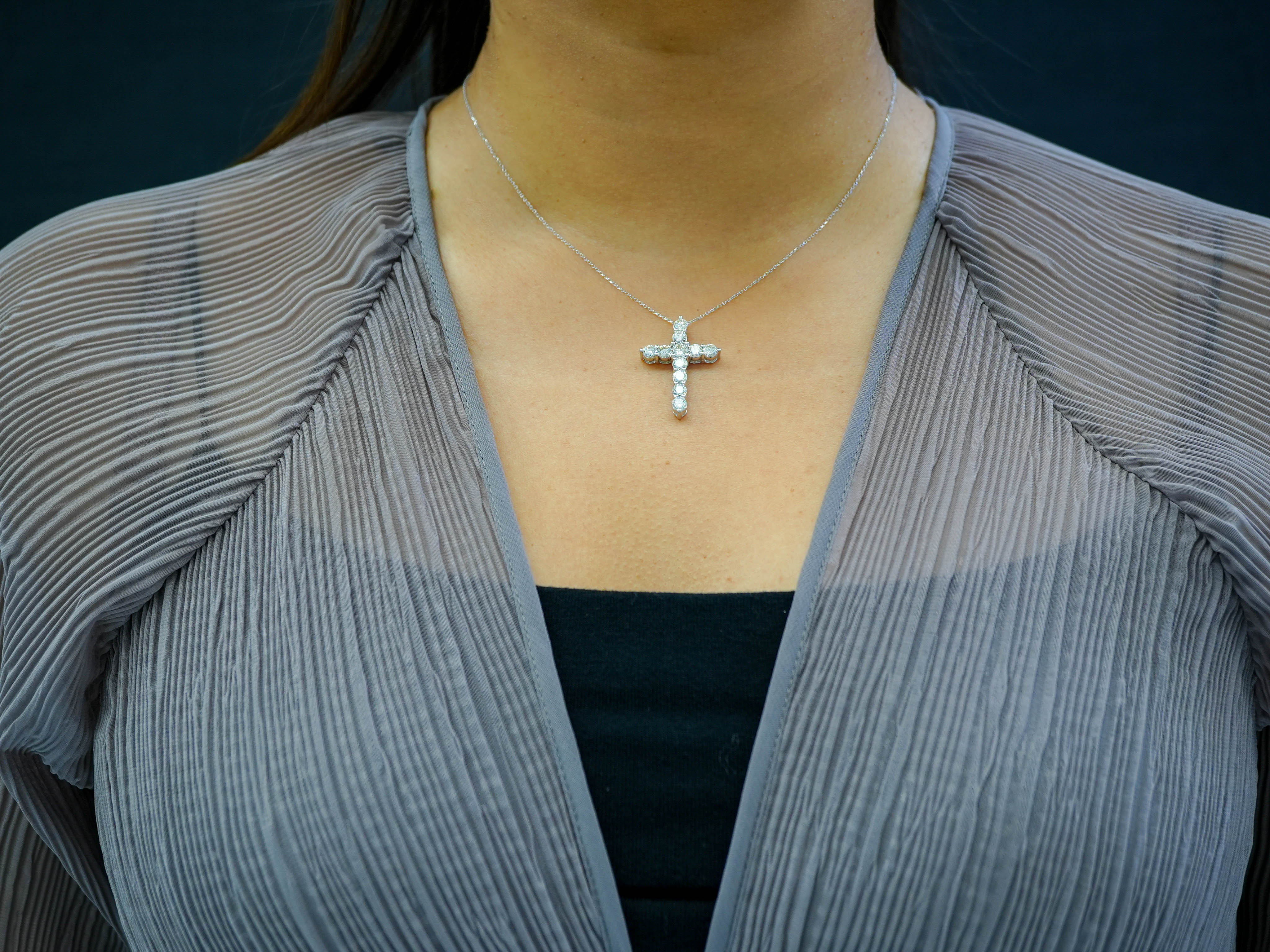 14k White Gold Diamond Cross Pendant 2.15ct - Image 2
