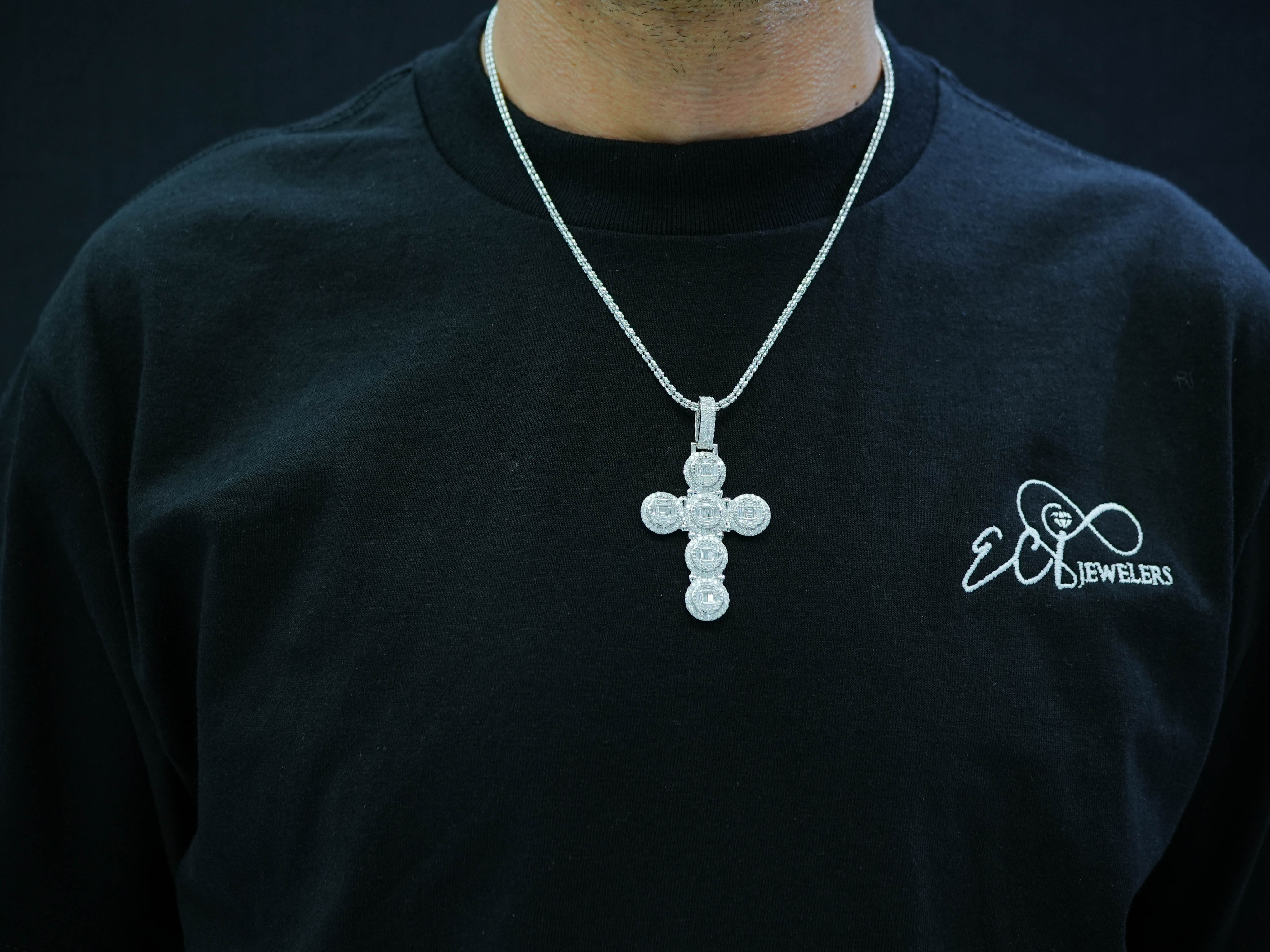 14k White Gold Diamond Cross Pendant 3.22ct - Image 2