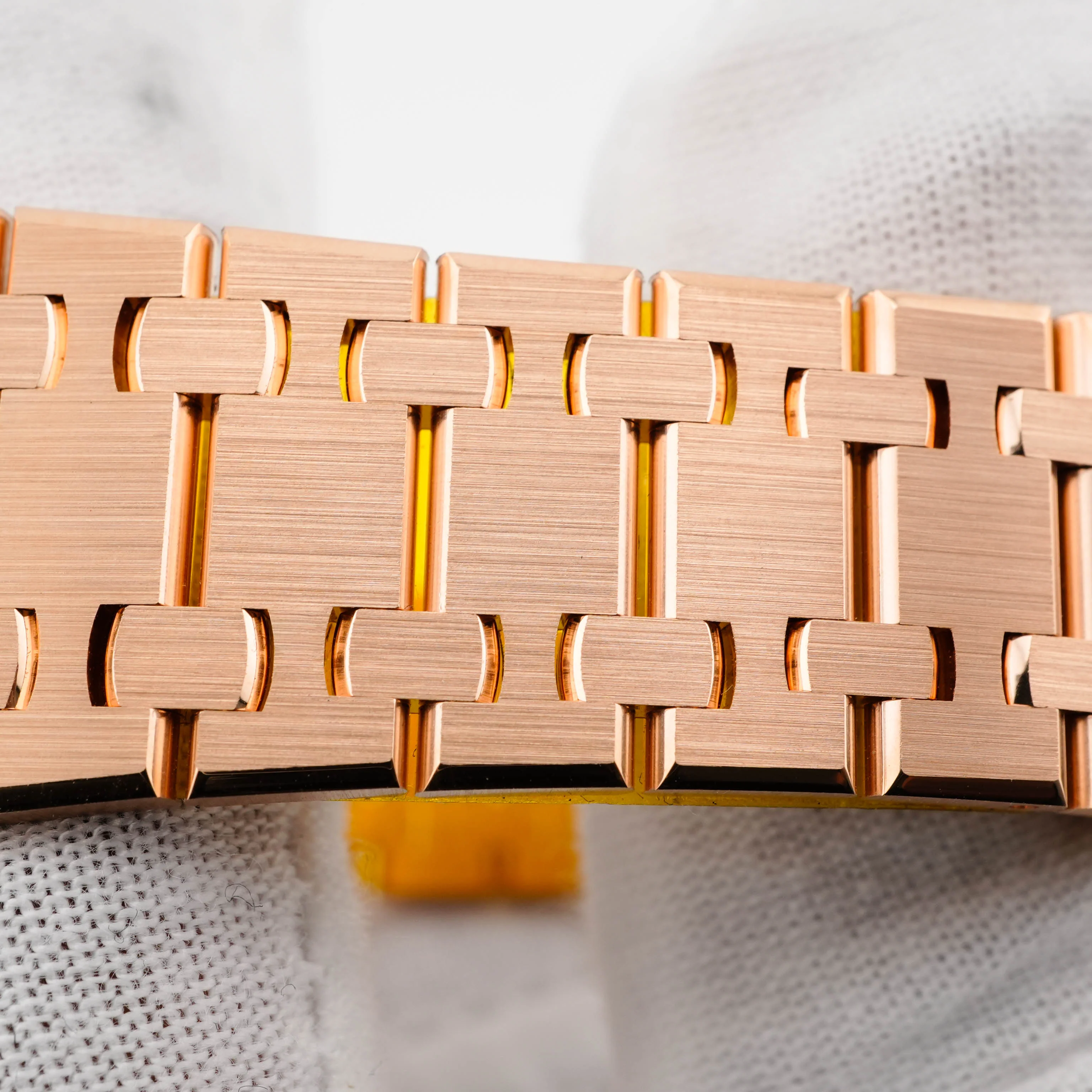 Audemars Piguet 67651OR.ZZ.D080CA.01 Royal Oak 33 mm 18K Rose Gold Diamond Bezel Brown Dial Box 2016 - Image 6