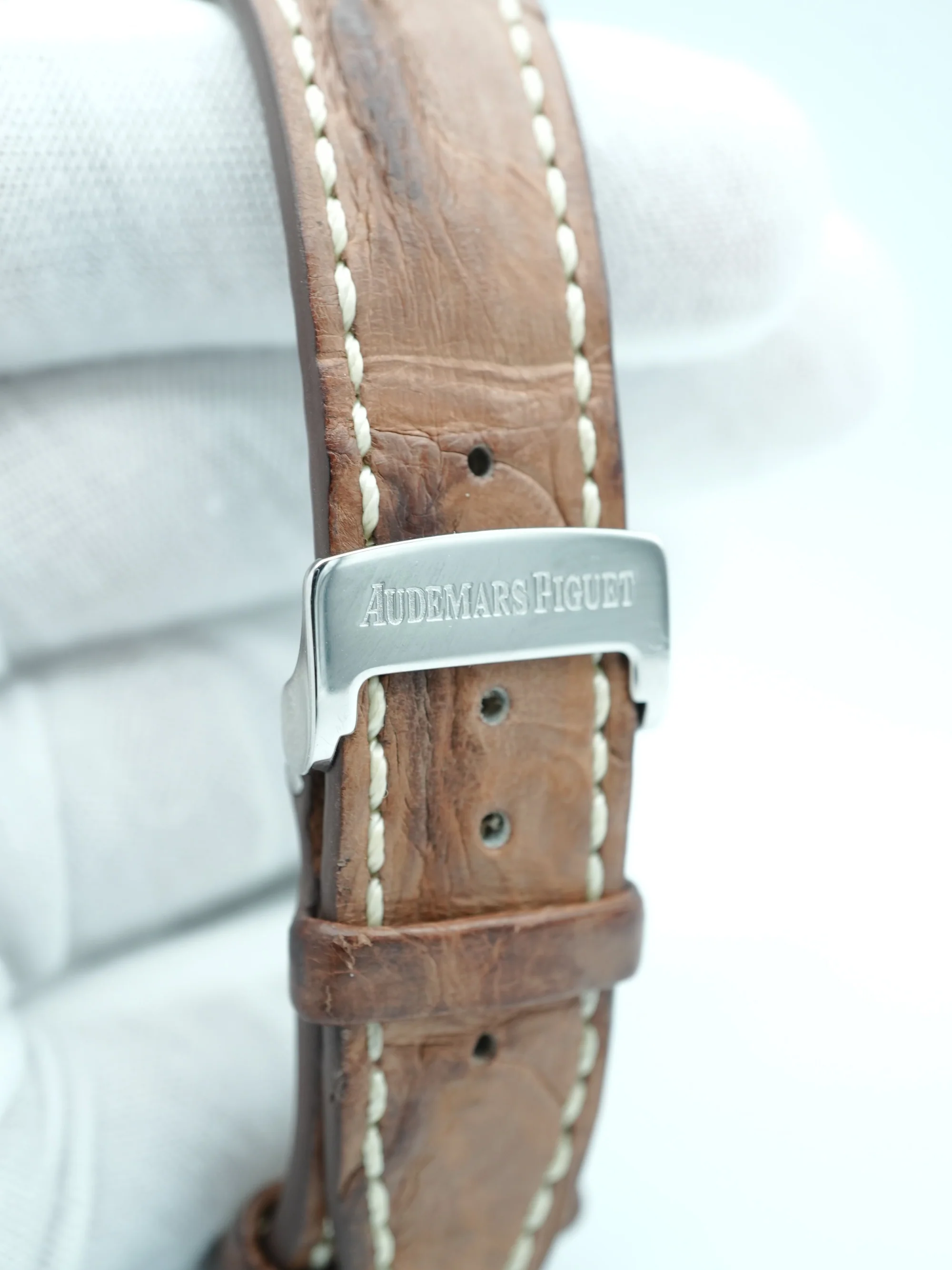 Audemars Piguet Royal Oak Offshore Chronograph Certified Safari 42 mm White Dial Leather Strap Complete Set 2011 - Image 5