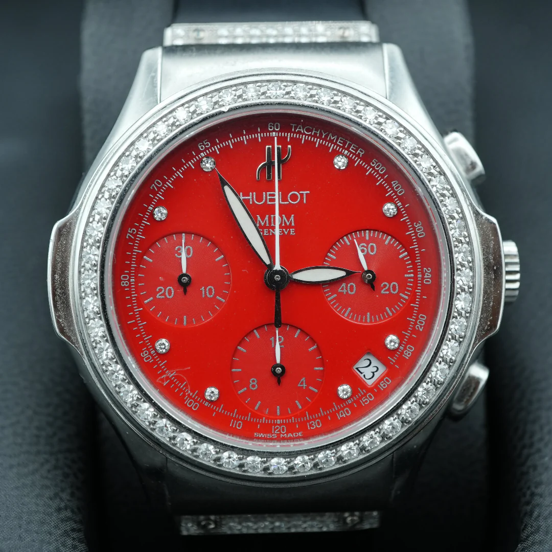Hublot 1810.1.054 Chronograph MDM Factory Diamond Bezel Red Dial Black Rubber Strap 1990 - Image 3