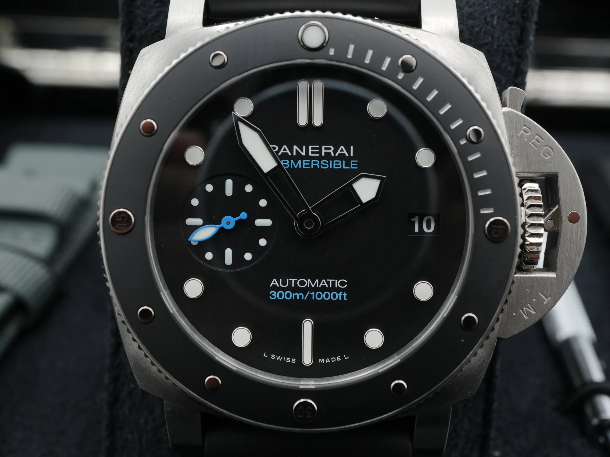 Panerai Submersible 42mm Pam02683 Black Dial Ceramic Bezel Black Rubber Strap Complete Set 2024 - Image 3