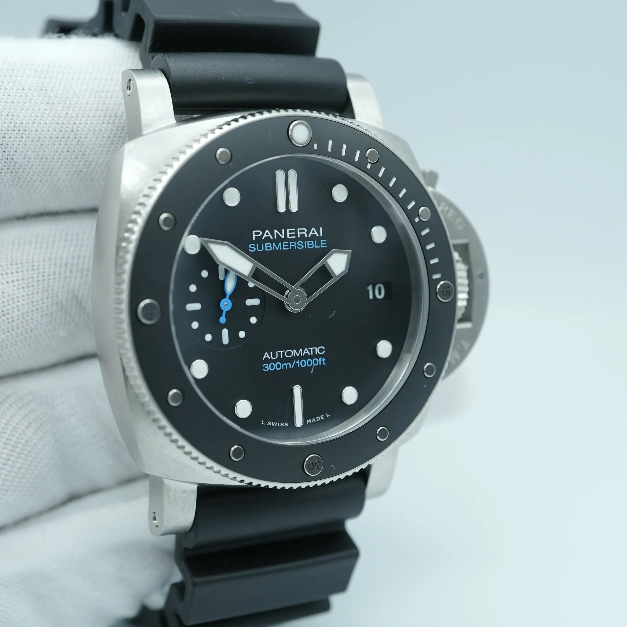 Panerai Submersible 42mm Pam02683 Black Dial Ceramic Bezel Black Rubber Strap Complete Set 2024 - Image 4
