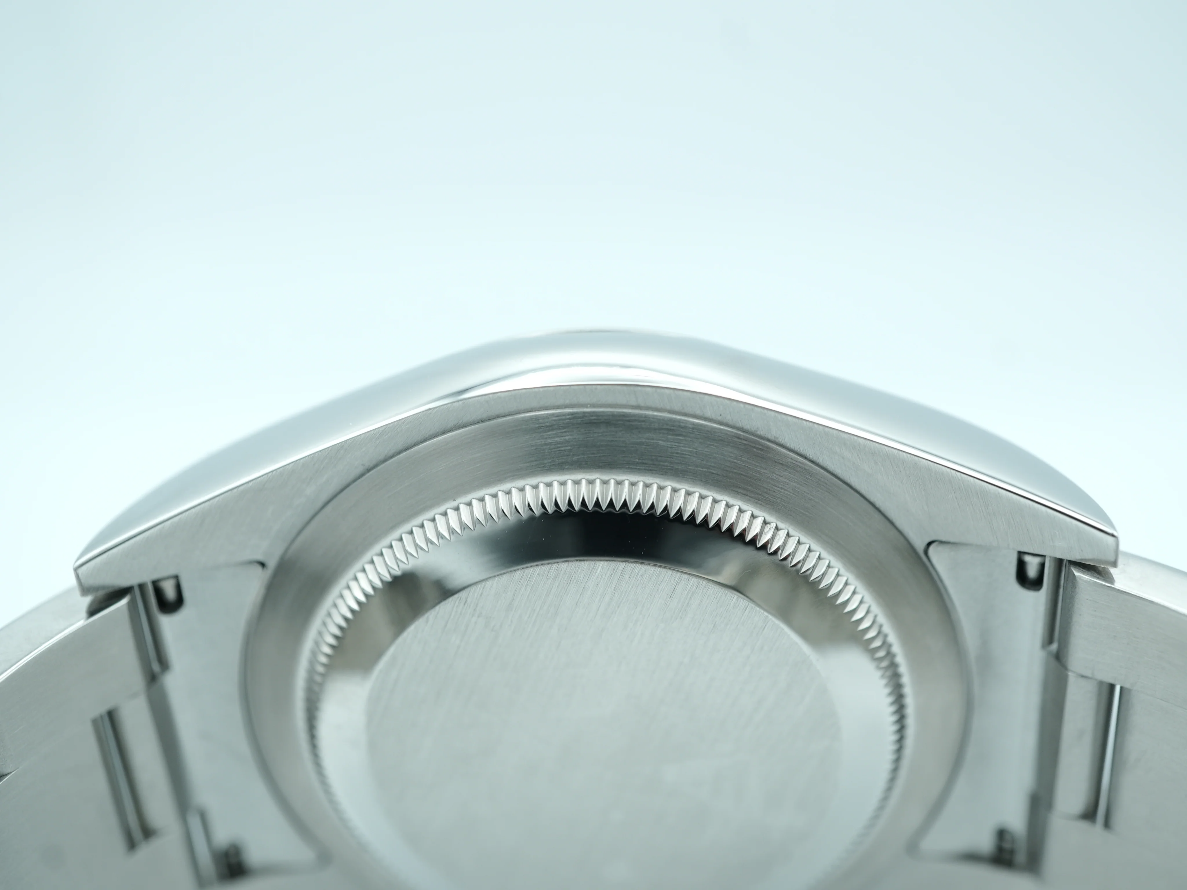 Rolex 114300 Oyster Perpetual 39 mm Smooth Bezel Blue Dial Oyster Bracelet Complete Set 2015 - Image 10
