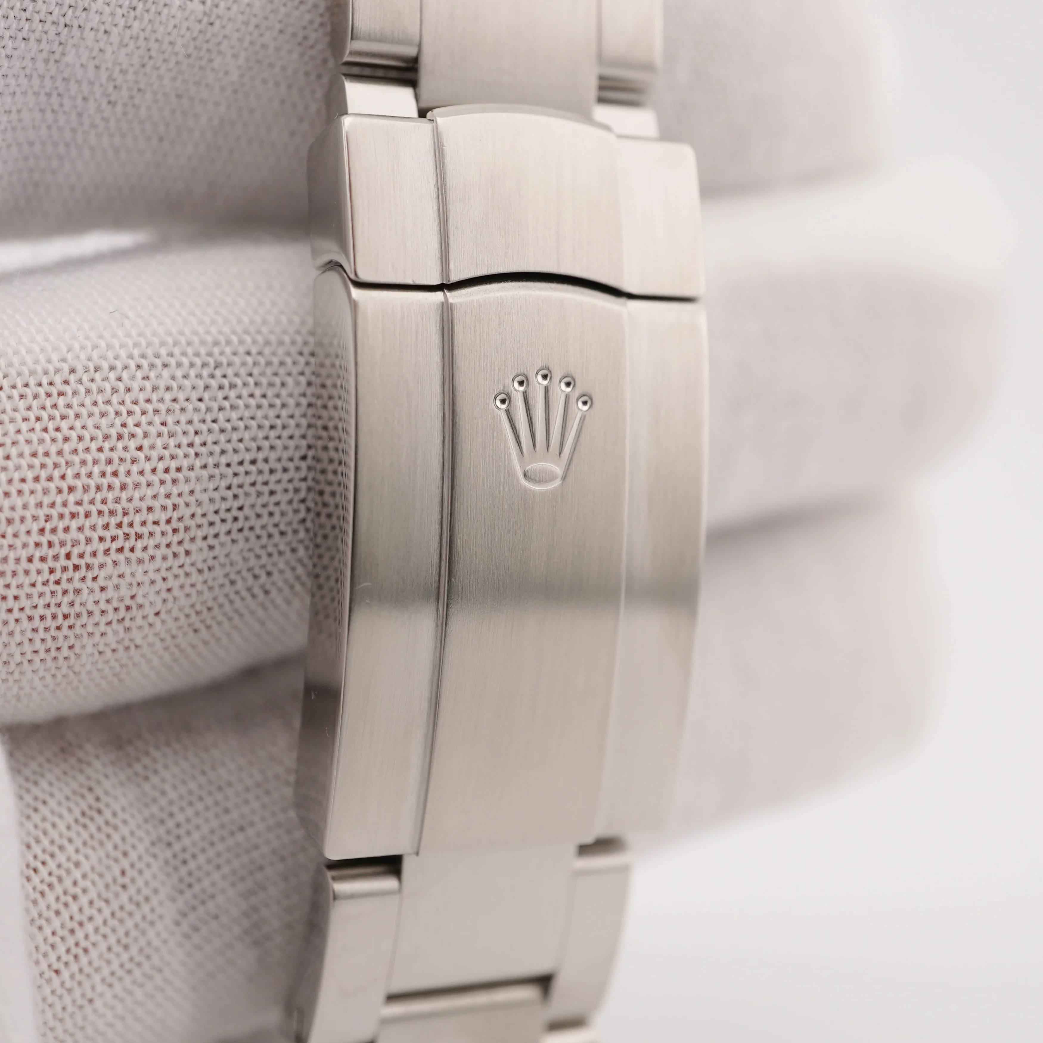 Rolex 114300 Oyster Perpetual 39 mm Smooth Bezel Dark Rhodium Grey Dial Box and Papers 2018 - Image 6