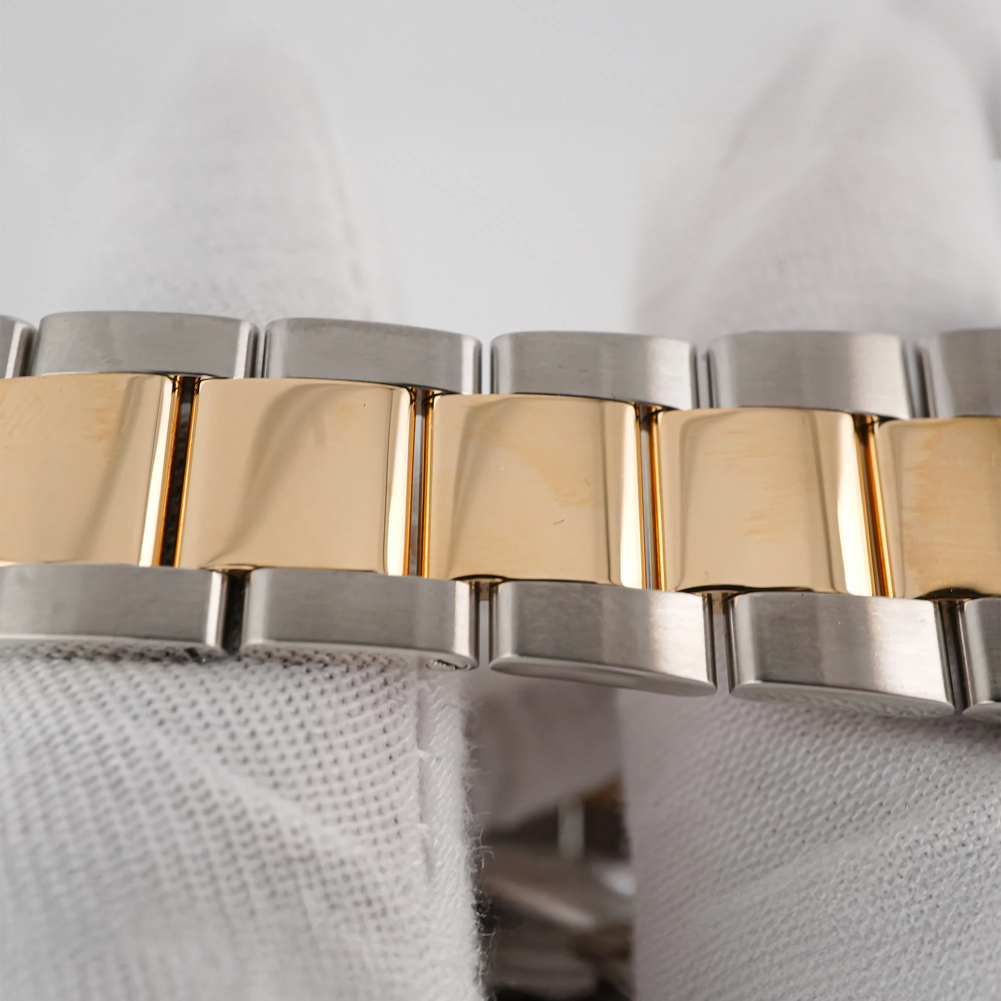 Rolex 116613LN Submariner Date 40 mm Two Tone 18K Yellow Gold Black Dial Box and Papers 2015 - Image 6