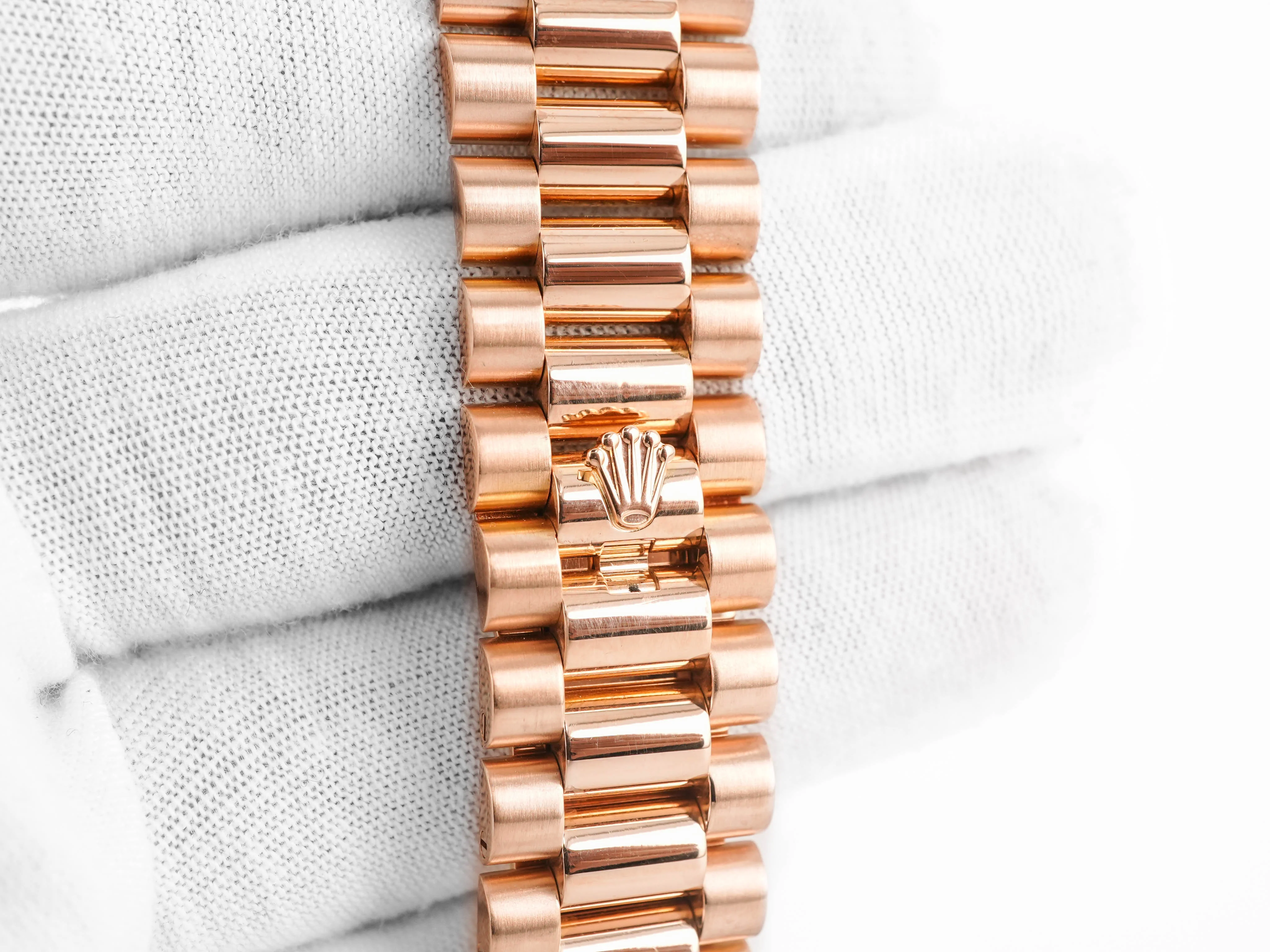 Rolex 118235 Day-Date 36 mm 18K Rose Gold Pink Champagne Diamond Dial President Bracelet 2005 - Image 5