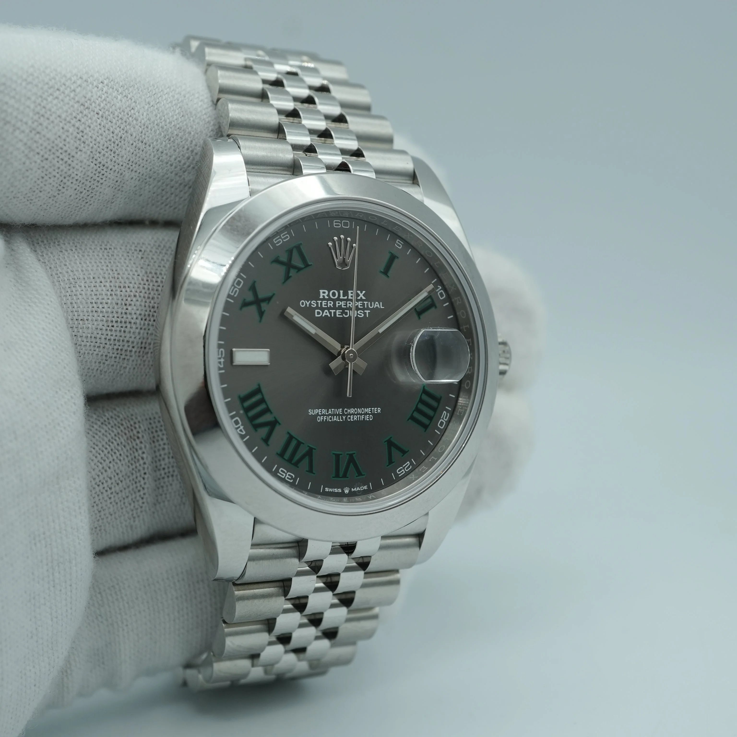 Rolex 126300 Datejust 41 mm Smooth Bezel Wimbledon Dial Jubilee Bracelet Box and Papers 2022 - Image 4