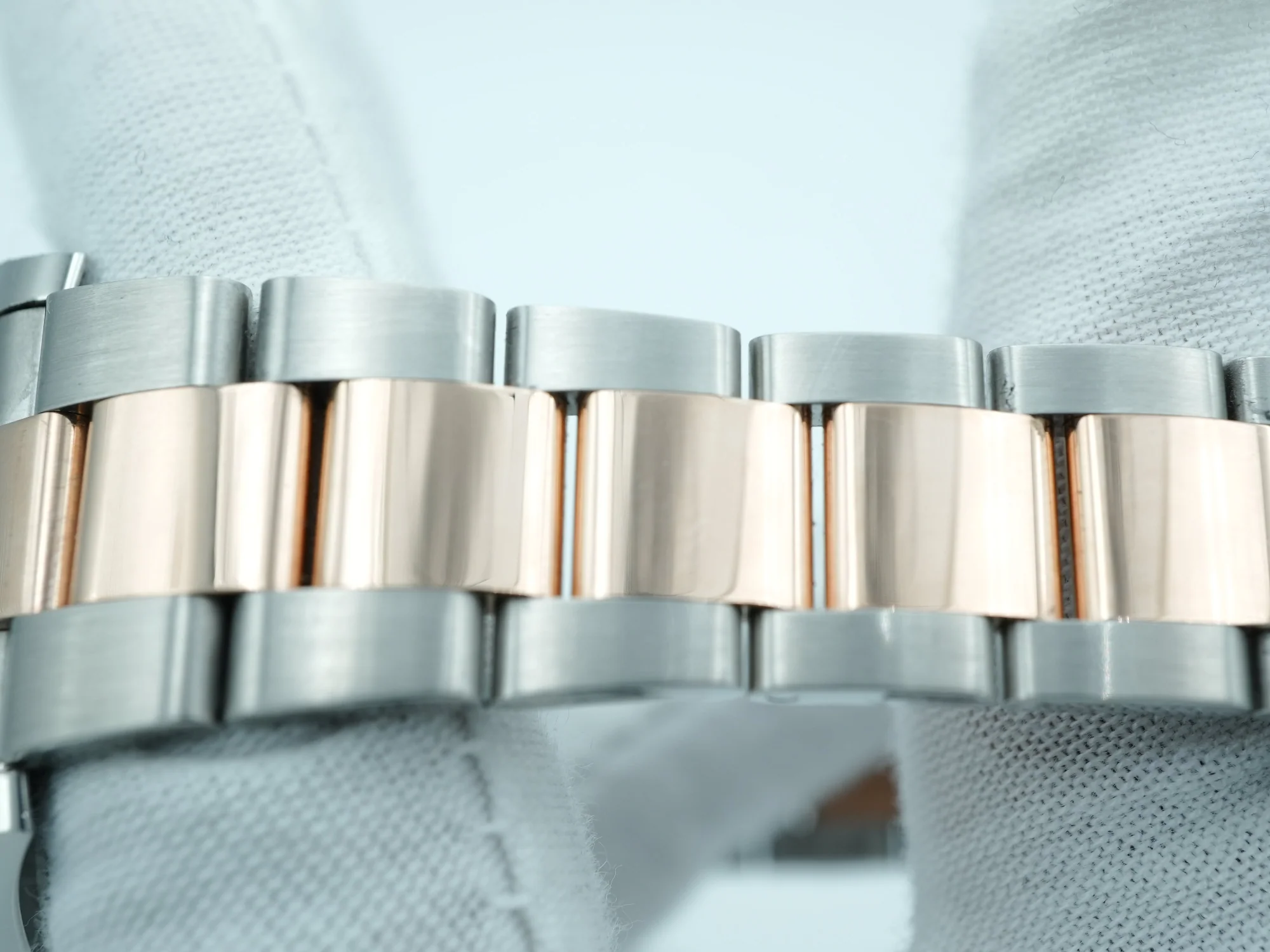 Rolex 126331 Datejust 41 mm 18k Rose Gold Fluted Bezel MOP Factory Diamond Dial Oyster Bracelet 2016 - Image 7