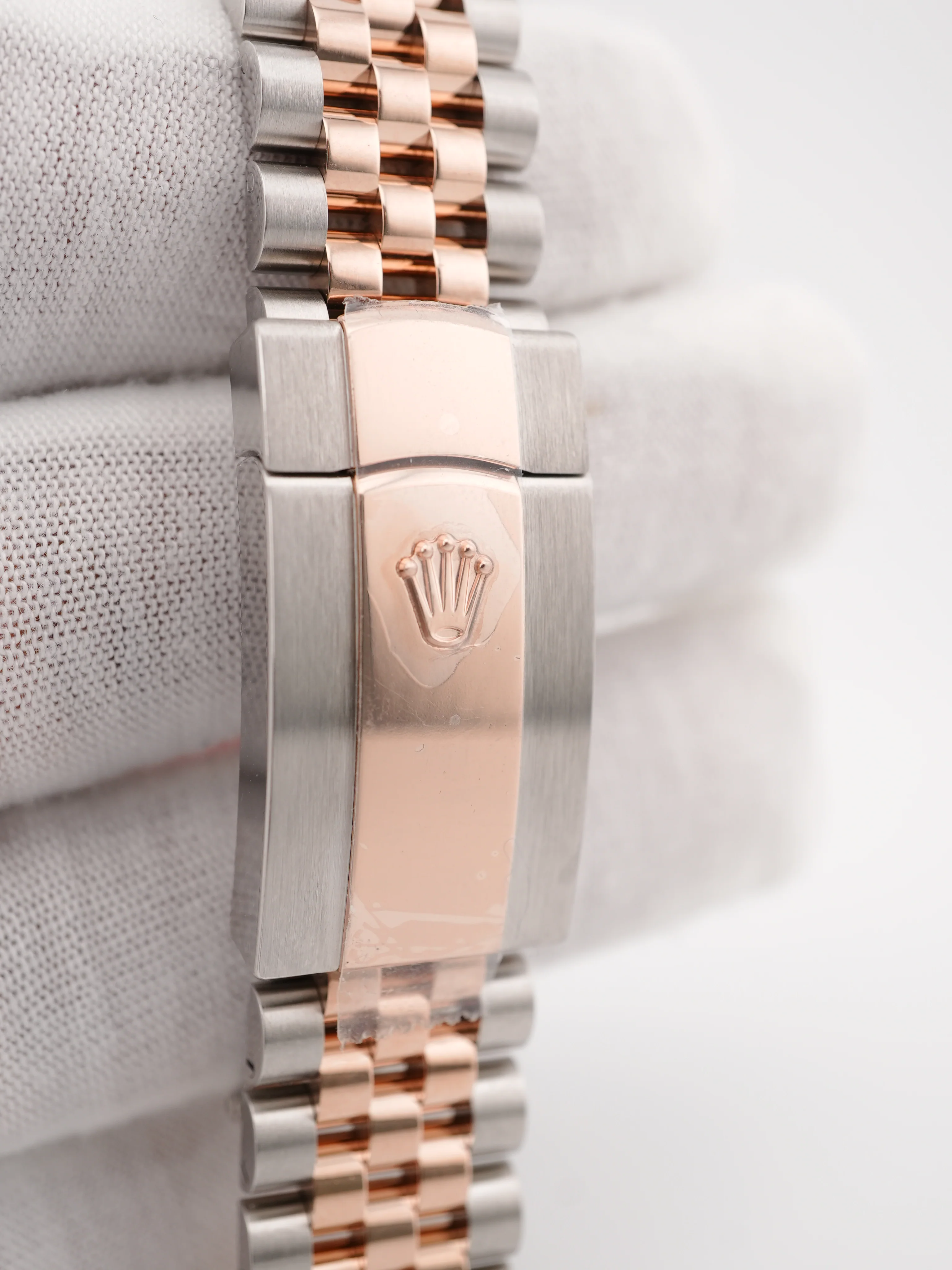Rolex 126331 Datejust 41 mm 18k Rose Gold Wimbledon Dial Jubilee Bracelet Complete Set 2025 - Image 5