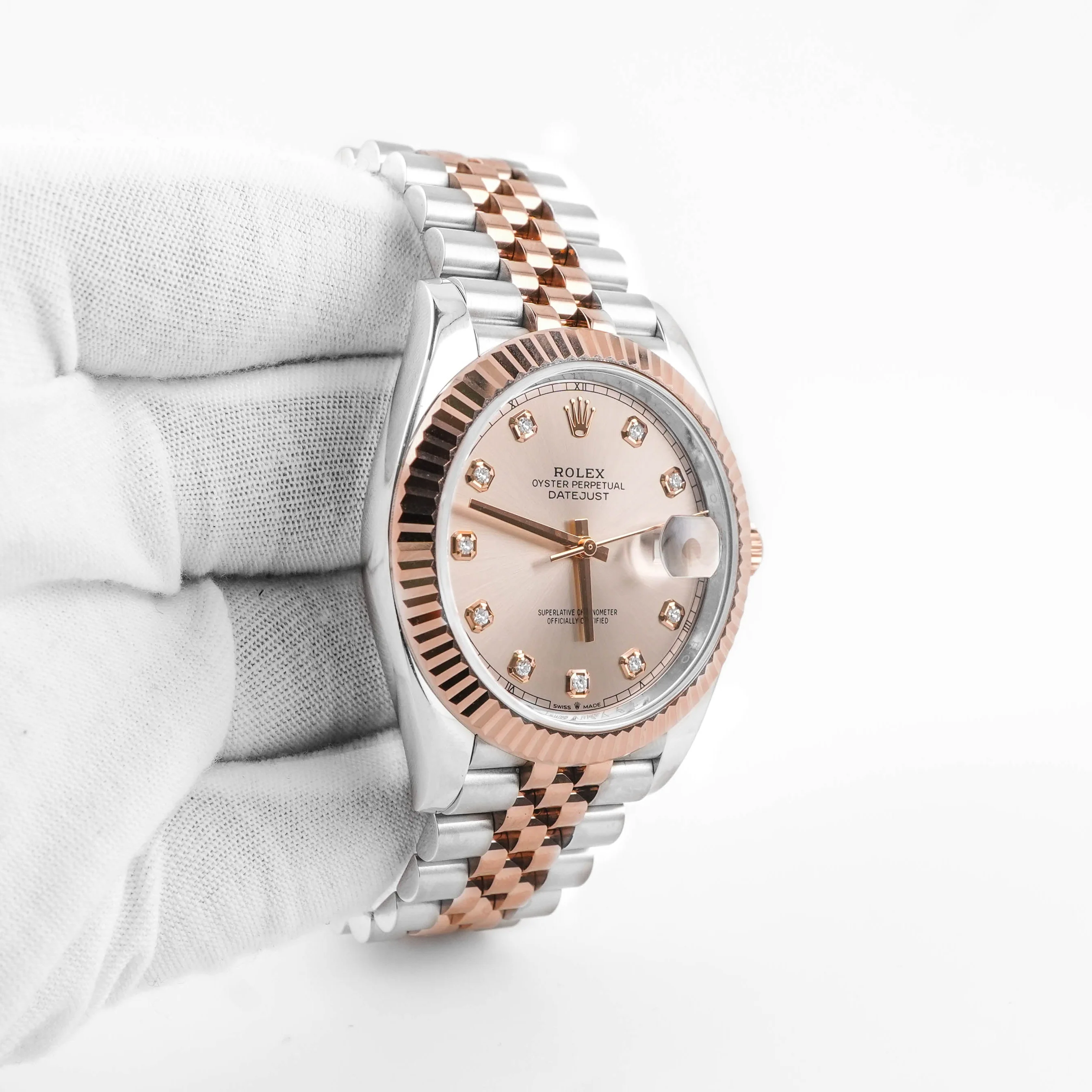 Rolex 126331 Datejust 41 mm 18K Rose Gold Sundust Dial Jubilee Bracelet Box and Papers 2020 - Image 4