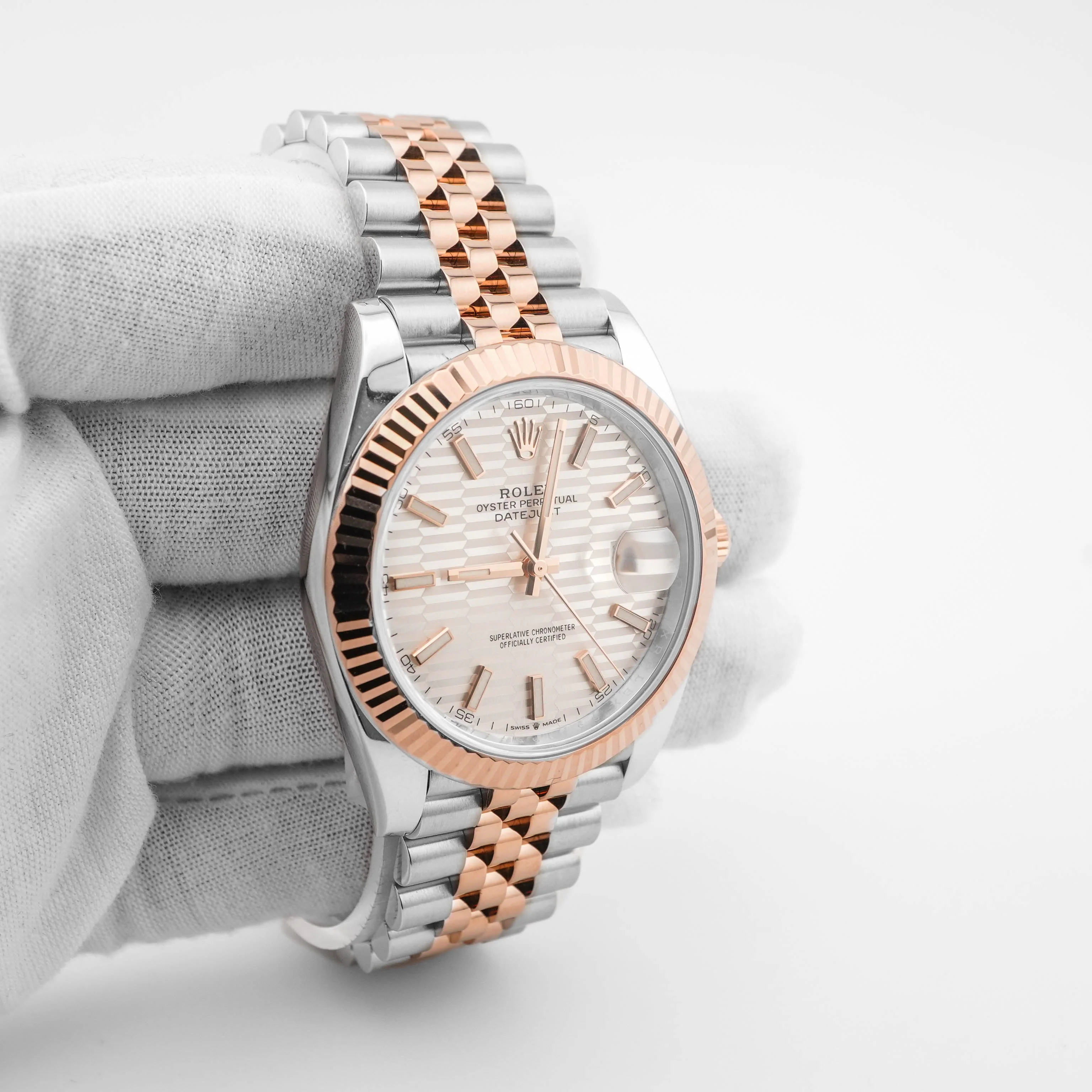 Rolex 126331 Datejust 41 mm Silver Fluted Motif Dial Jubilee Bracelet Box and Papers 2024 - Image 4