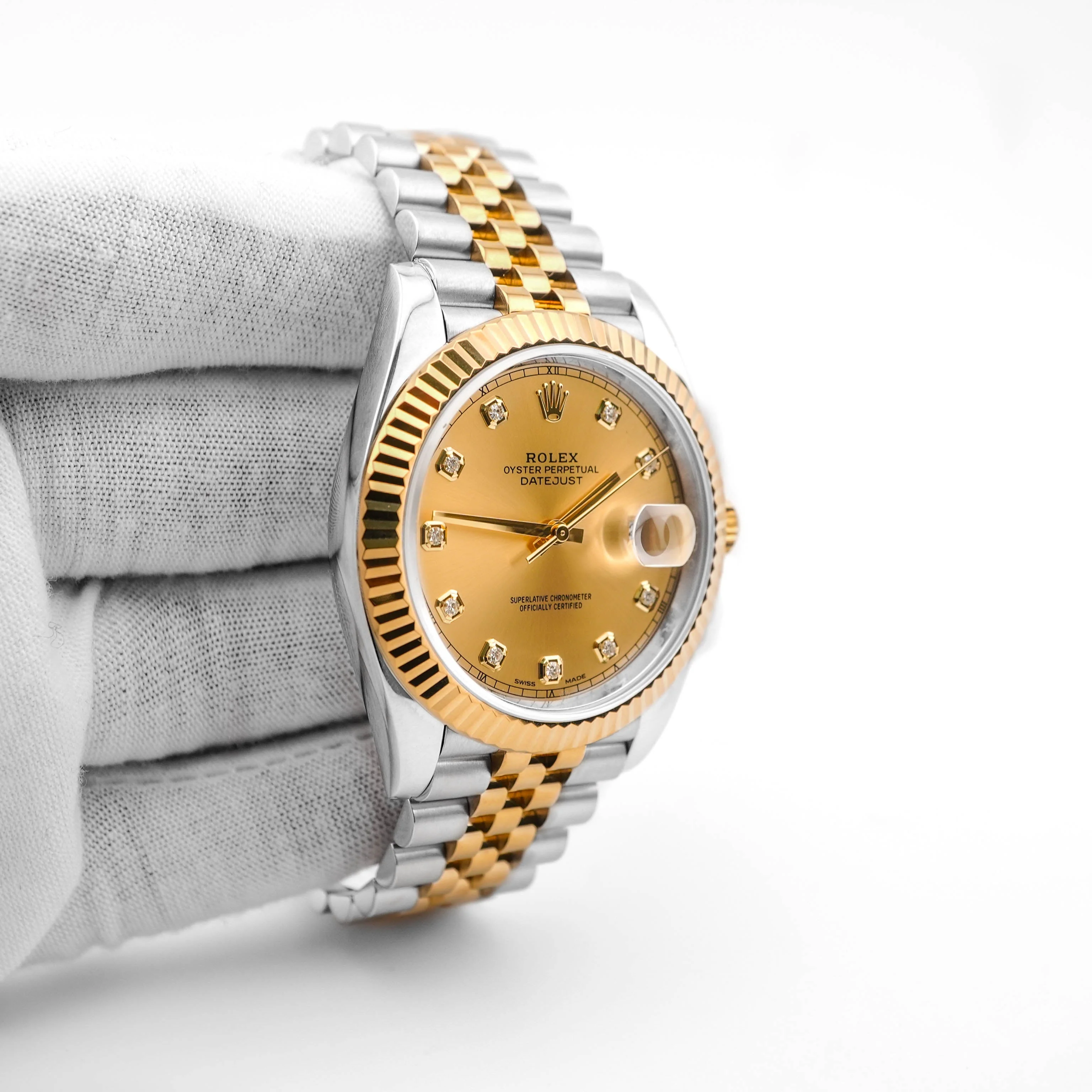 Rolex 126333 Datejust 41 mm Fluted Bezel Champagne Dial Jubilee Bracelet Box and Papers 2018 - Image 4