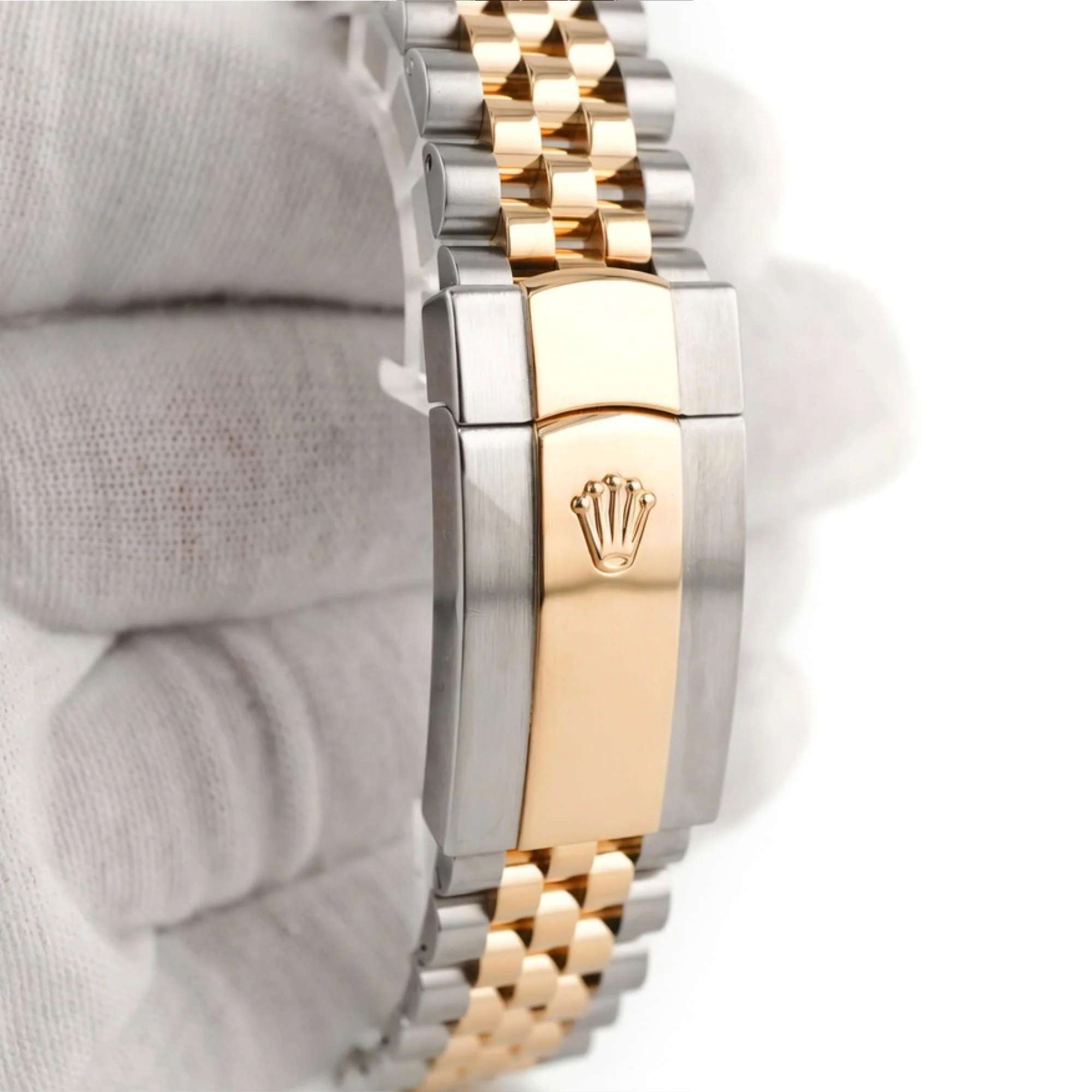 Rolex 126333 Datejust 41 mm Fluted Bezel Champagne Dial Jubilee Bracelet Box and Papers 2017 - Image 4