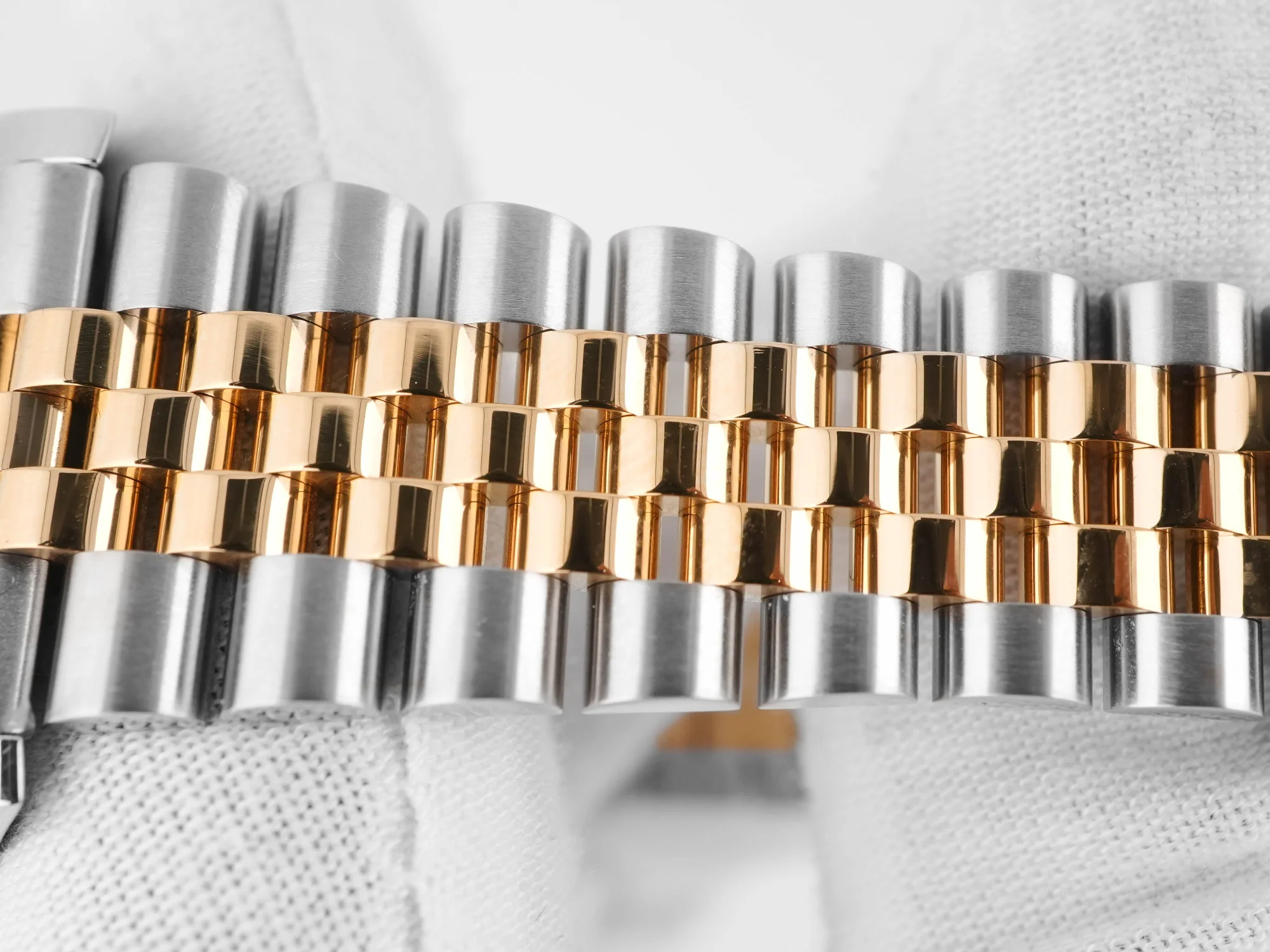 Rolex 126333 Datejust 41 mm Fluted Bezel Champagne Dial Jubilee Bracelet Box & Papers 2018 - Image 8