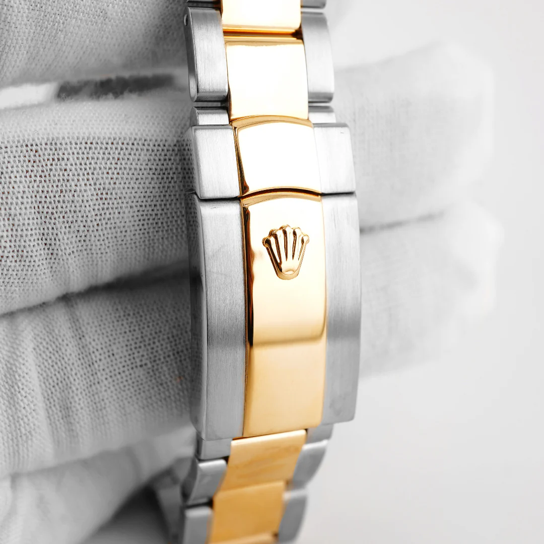 Rolex 126333 Datejust 41 mm Fluted Bezel Champagne Index Dial Oyster Bracelet Box and Papers 2016 - Image 5