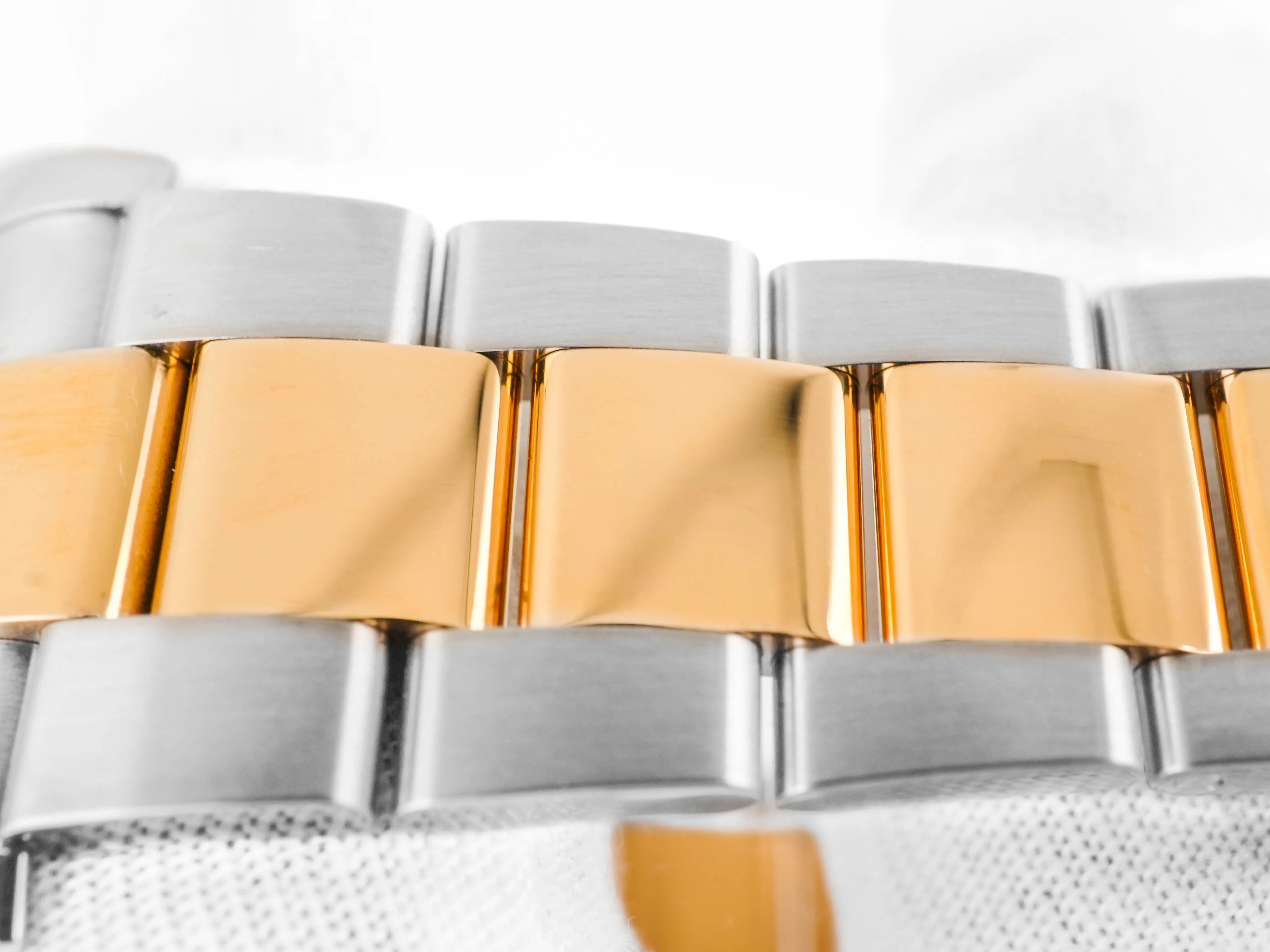 Rolex 126333 Datejust 41 mm Fluted Bezel Champagne Index Dial Oyster Bracelet Box and Papers 2019 - Image 6