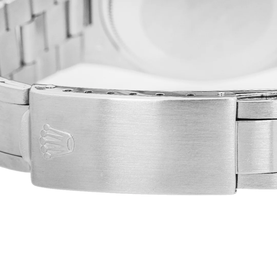 Rolex 1500 Oyster Perpetual Date 34 mm Smooth Bezel Silver Index Dial Oyster Bracelet 1970 - Image 4