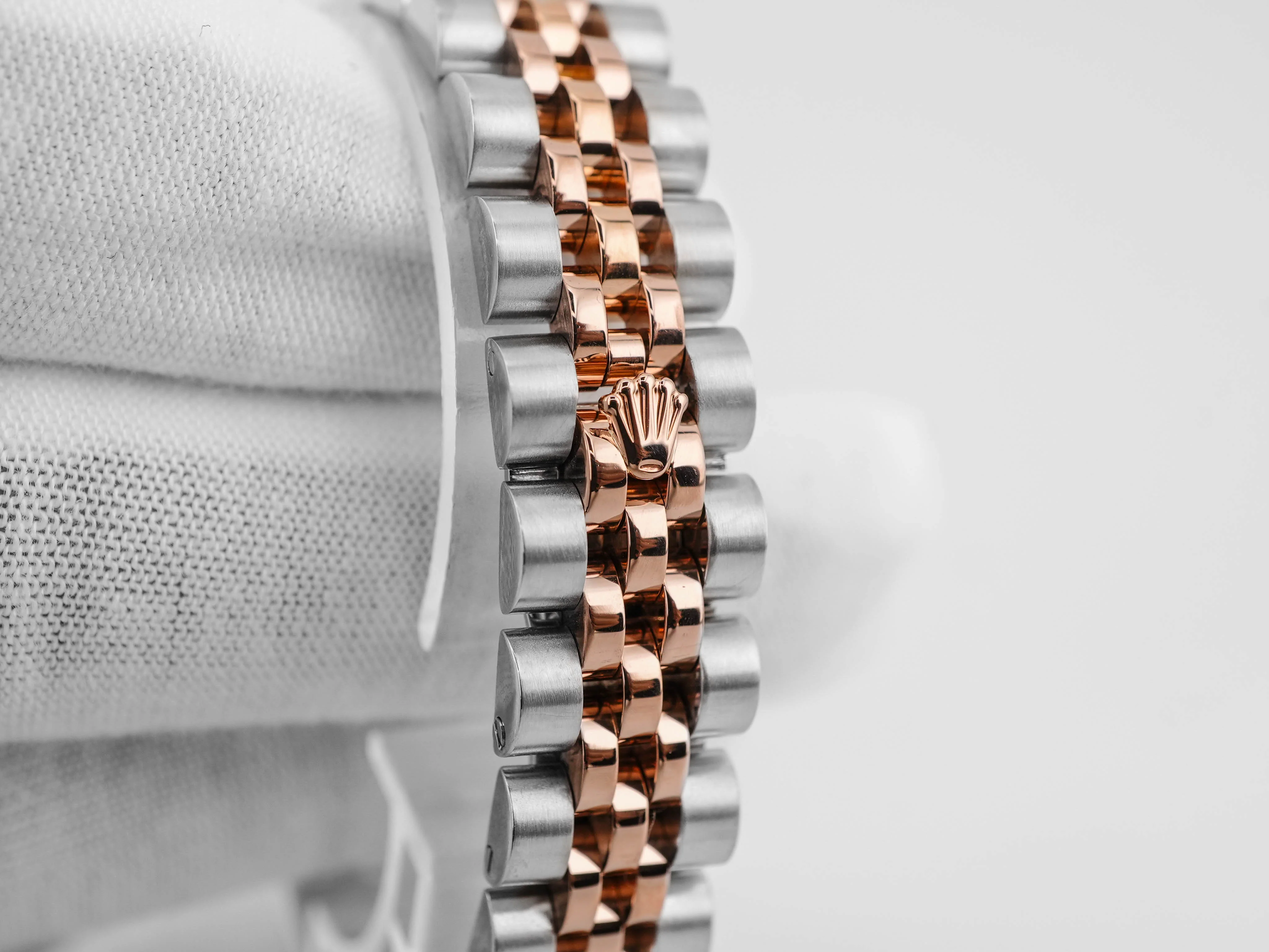 Rolex 179171 Lady-Datejust 26 mm Pink Jubilee Diamond Dial Jubilee Bracelet Box and Papers 2009 - Image 5