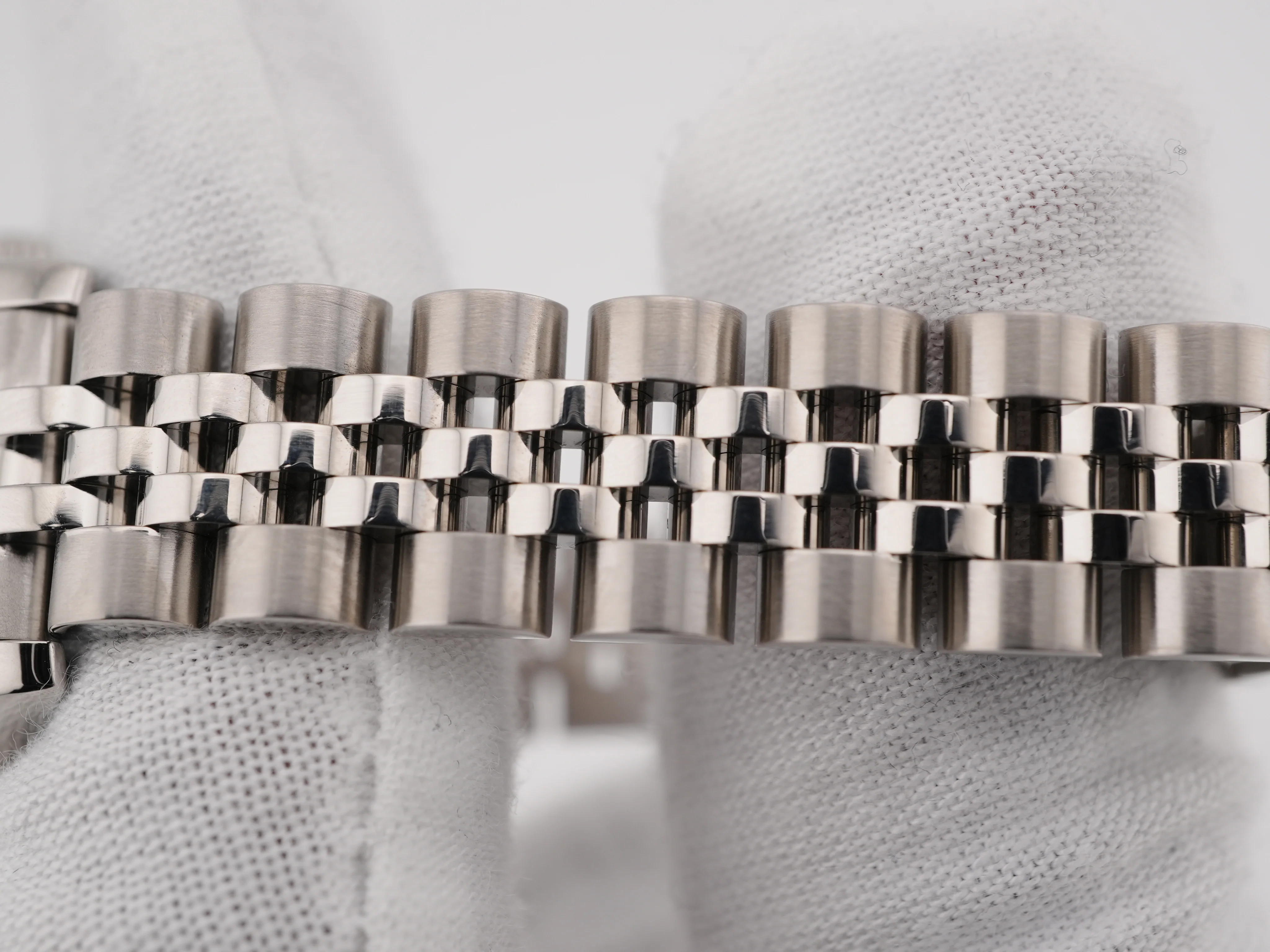 Rolex 179174 Lady-Datejust 26 mm Fluted Bezel Silver Dial Jubilee Bracelet Box and Papers 2007 - Image 6