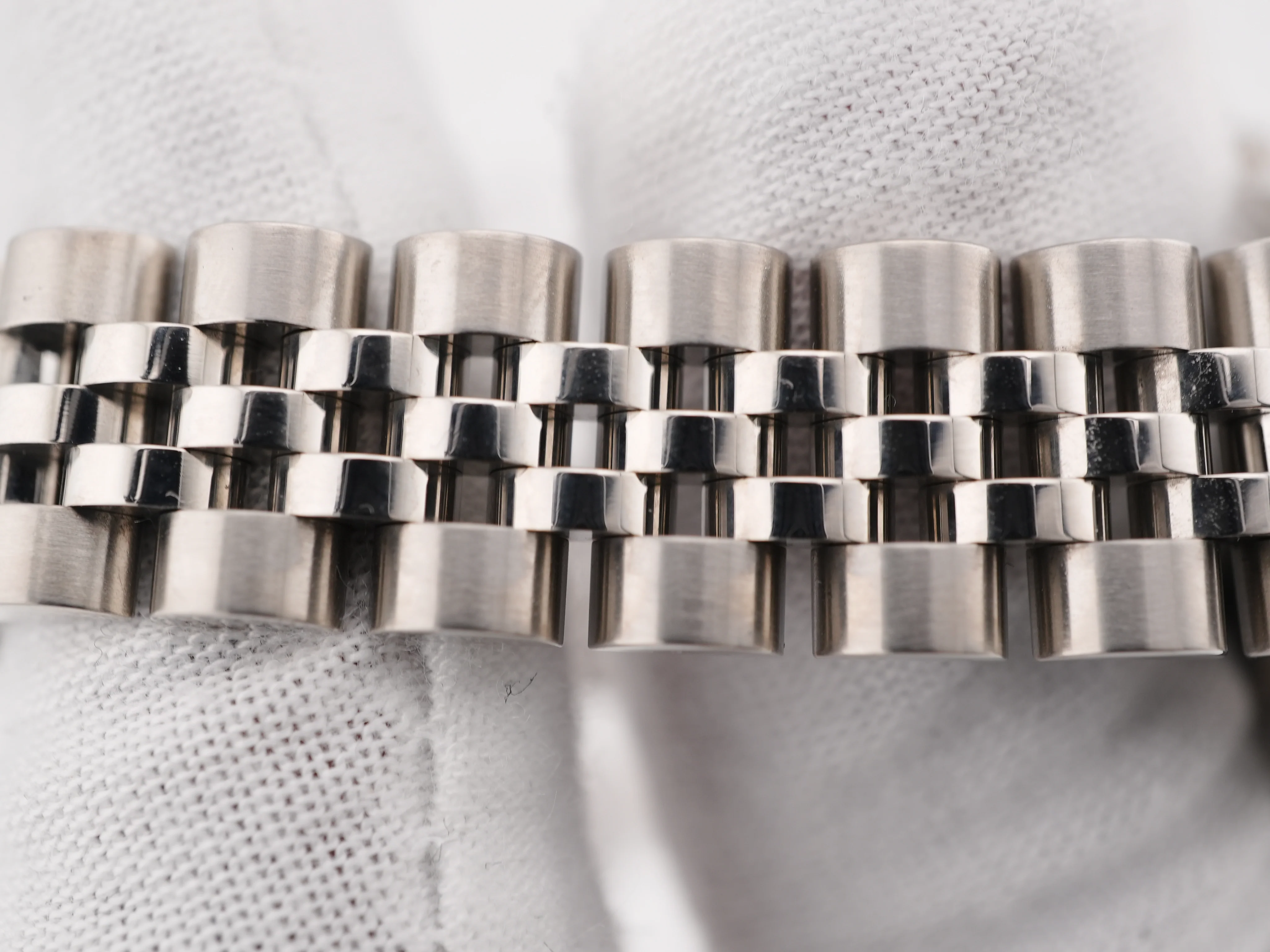 Rolex 179174 Lady-Datejust 26 mm Fluted Bezel Silver Dial Jubilee Bracelet Box and Papers 2007 - Image 7