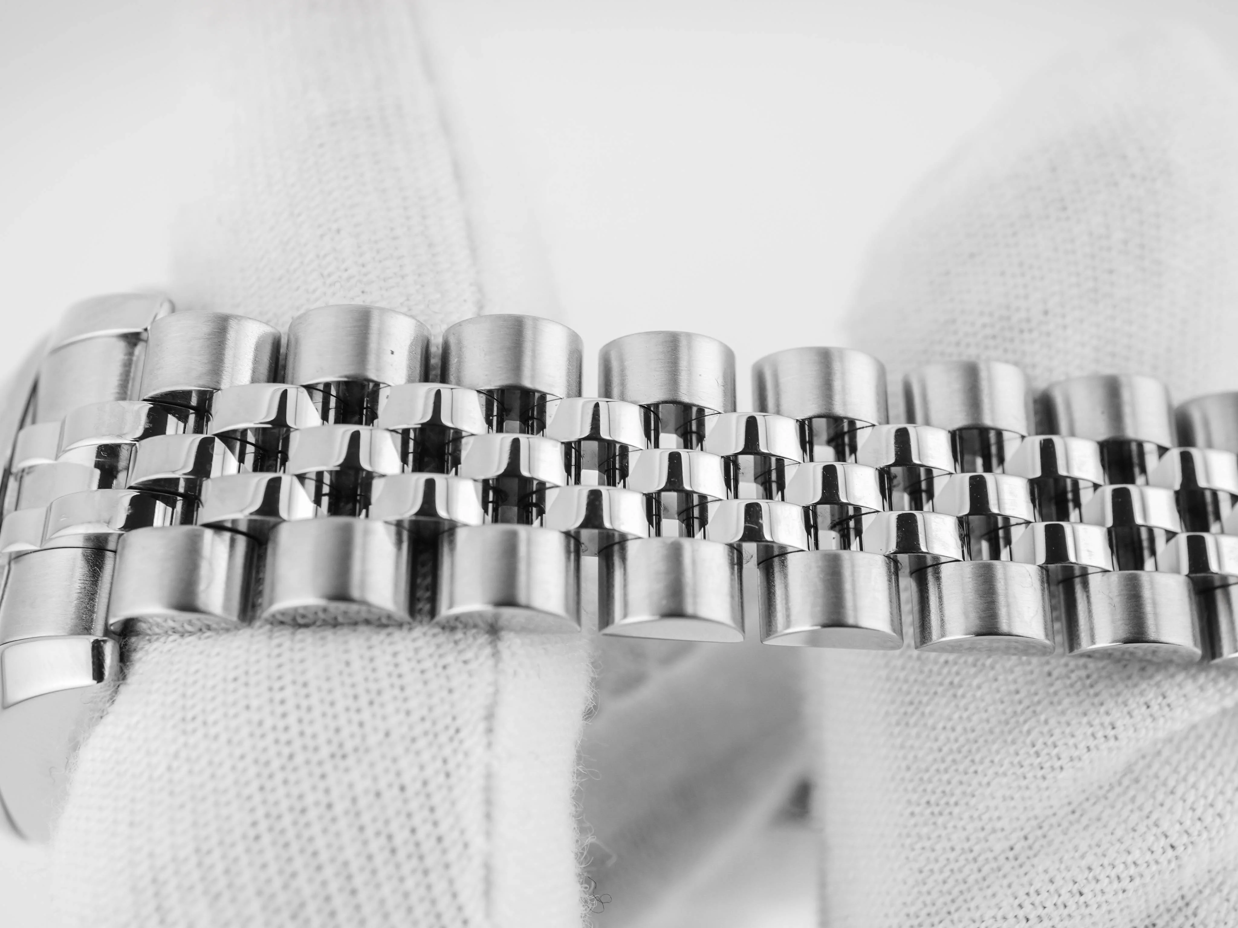 Rolex 179174 Lady-Datejust 26 mm Fluted Bezel Silver Dial Jubilee Bracelet Box and Papers 2015 - Image 6