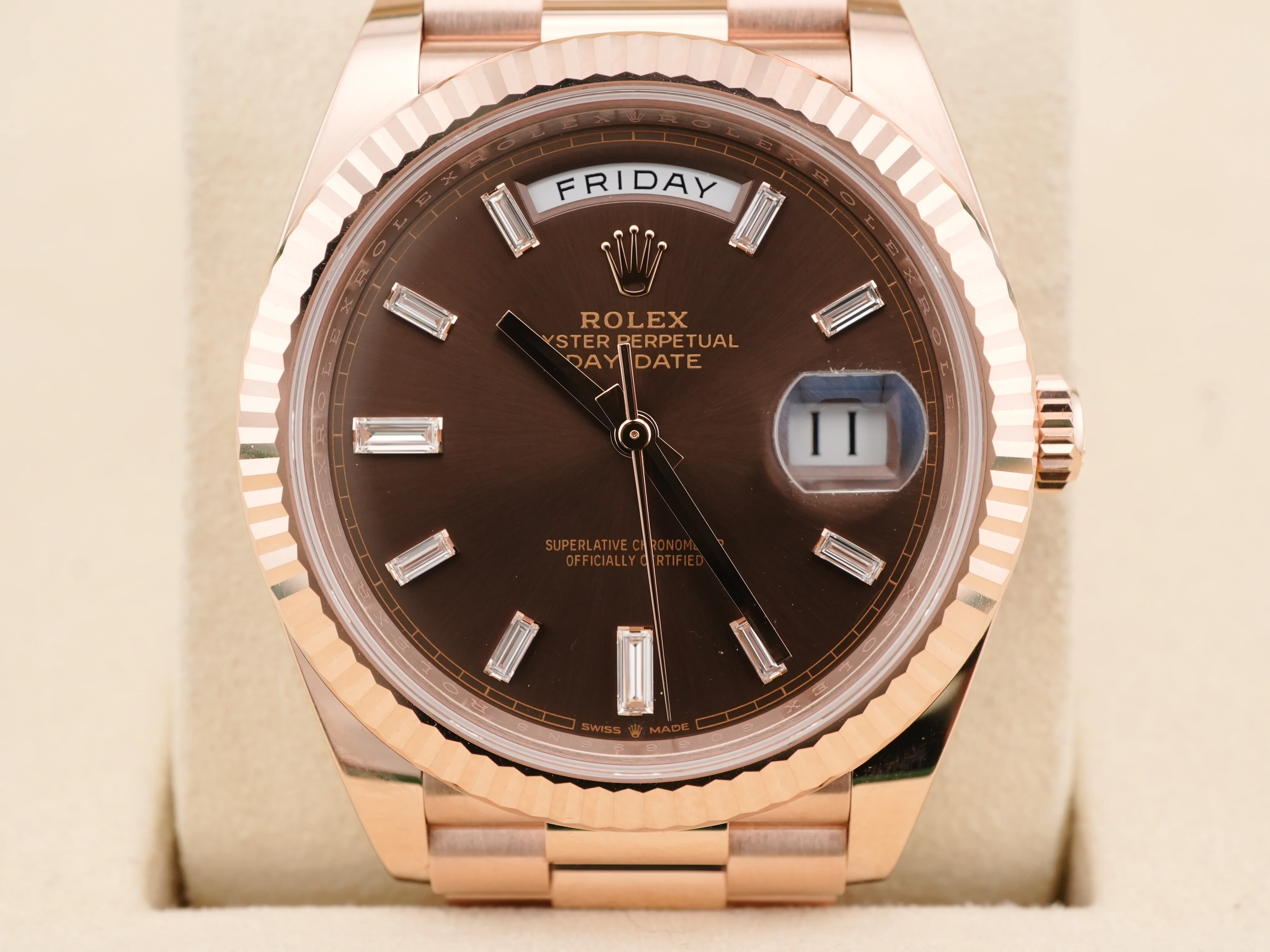 Rolex 228235 Day-Date 40 mm 18K Rose Gold Chocolate Dial Presidential Bracelet Complete Set 2025 - Image 3