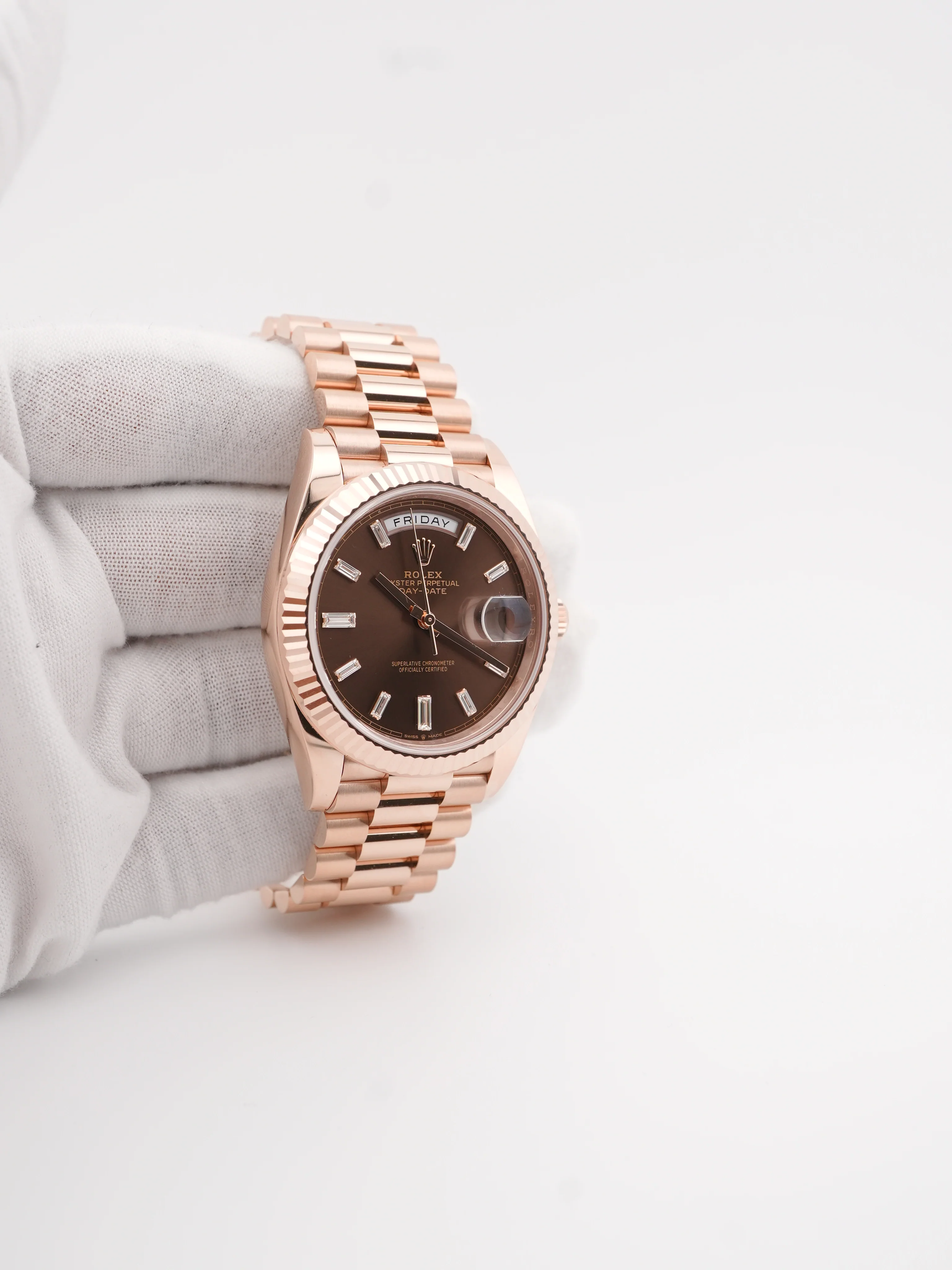 Rolex 228235 Day-Date 40 mm 18K Rose Gold Chocolate Dial Presidential Bracelet Complete Set 2025 - Image 4