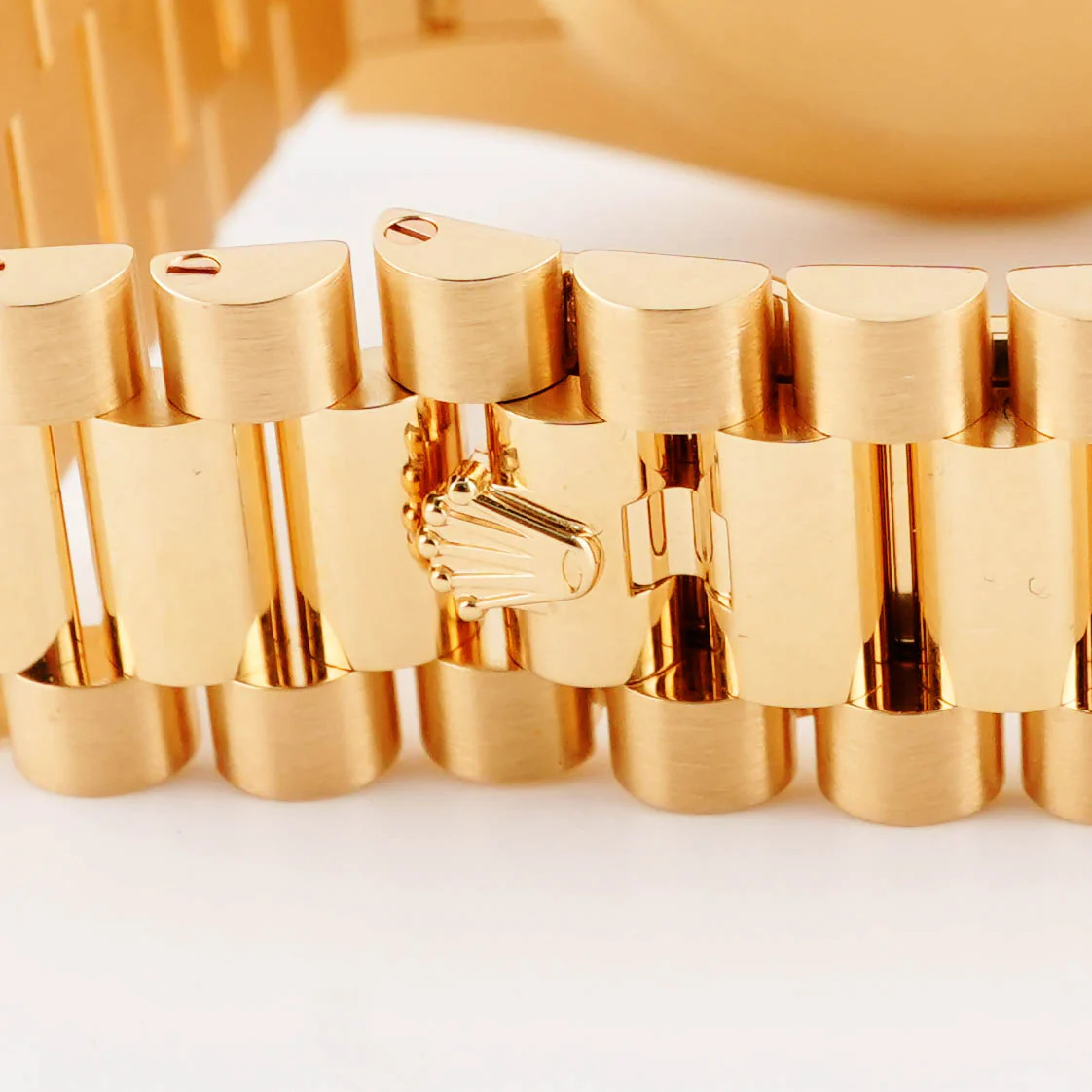 Rolex 228238 Day-Date 40 mm 18K Yellow Gold Silver Index Dial President Bracelet Complete Set 2026 - Image 5