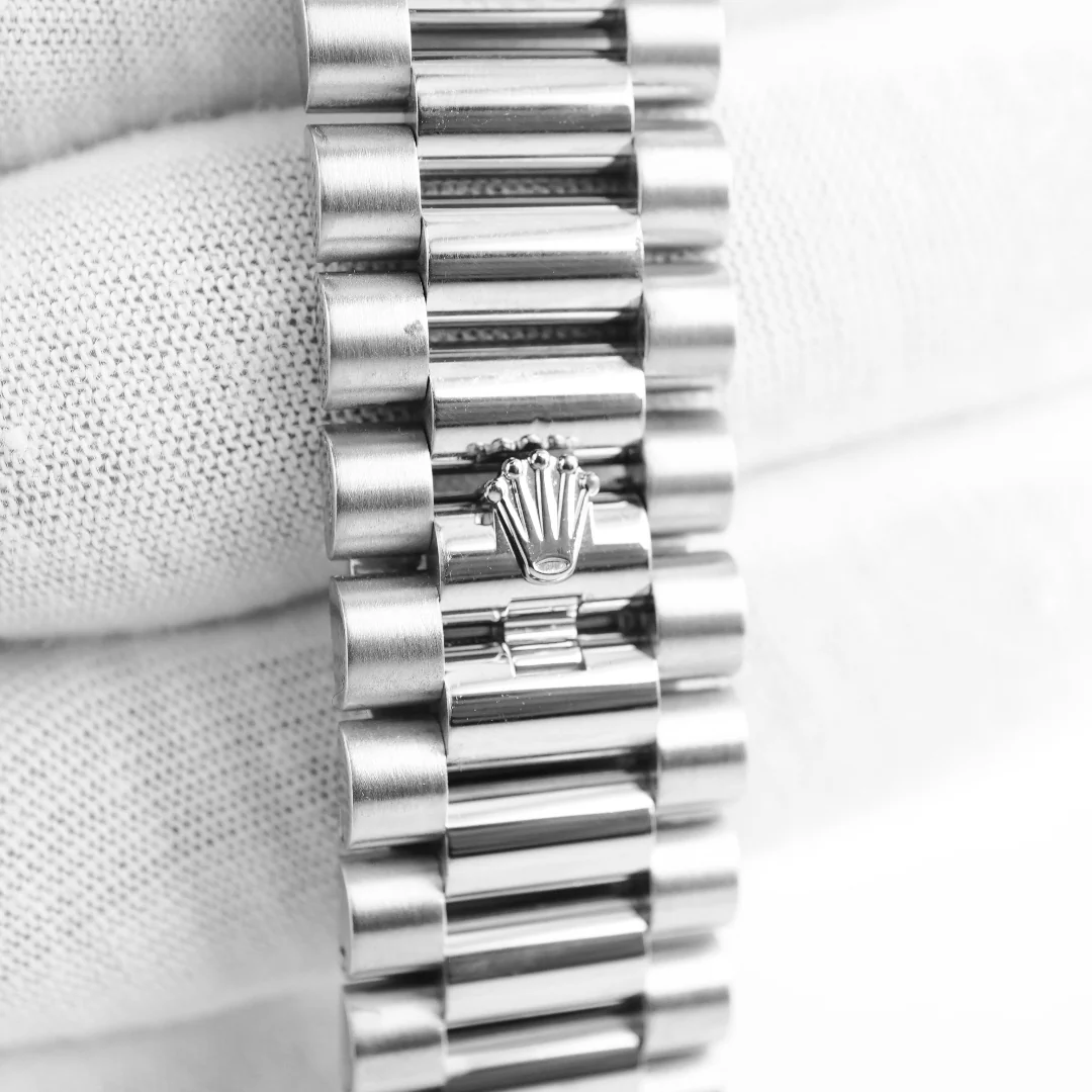 Rolex 228239 Day-Date 40 mm 18K White Gold Blue Bevelled Roman Dial Box and Papers 2025 - Image 5