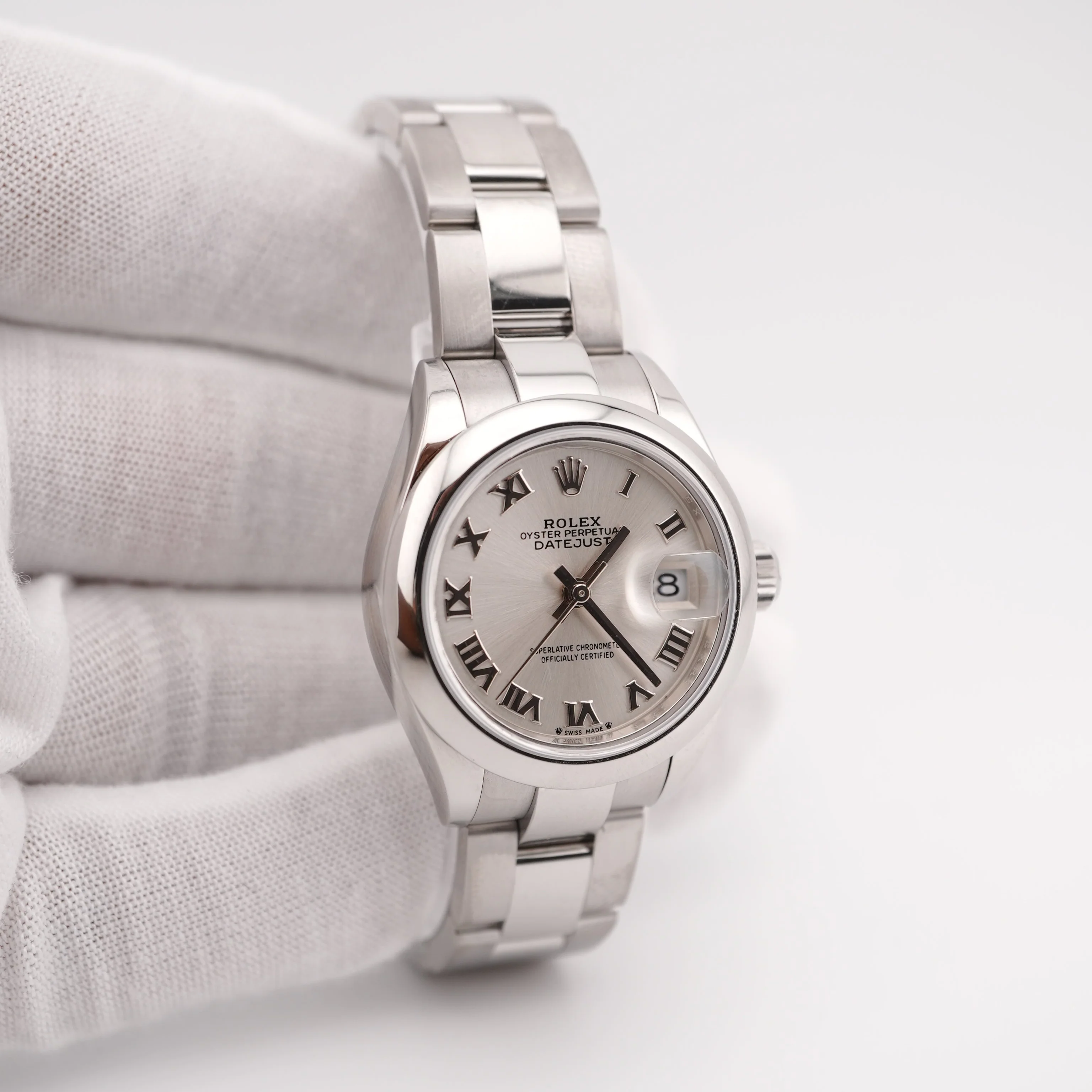 Rolex 279160 Lady-Datejust 28 mm Smooth Bezel Silver Dial Oyster Bracelet Box and Papers 2022 - Image 4