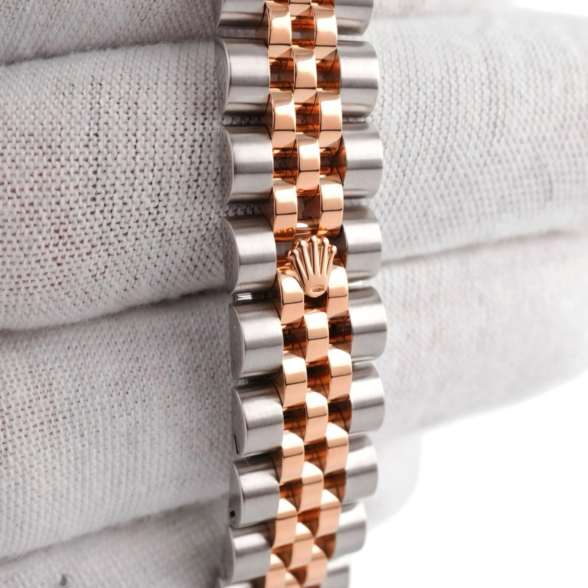 Rolex 279381RBR Lady-Datejust 18K Rose Gold 28 mm Aubergine Diamond Dial Jubilee Bracelet Box and Papers 2025 - Image 4