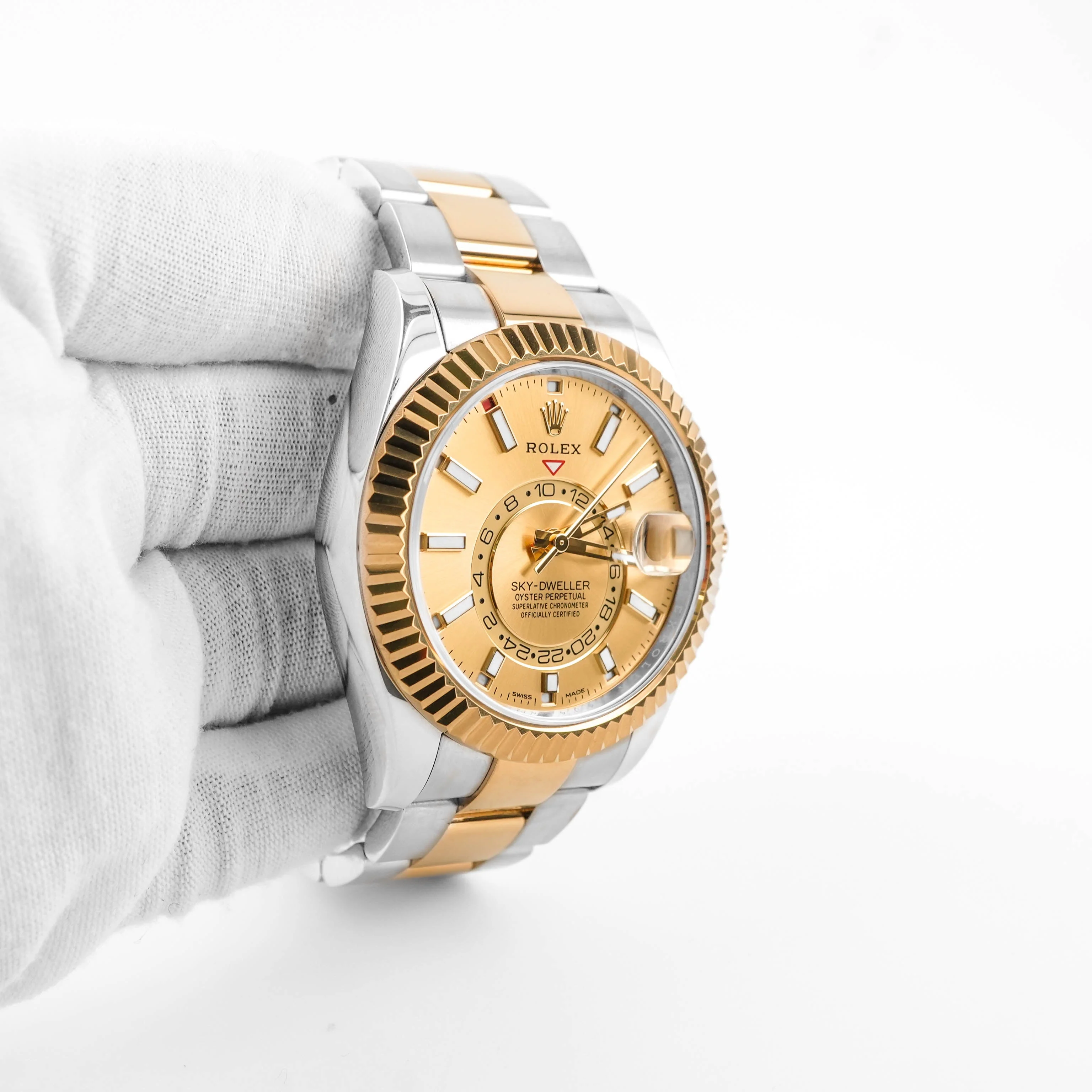 Rolex 326933 Sky-Dweller 42 mm 18K Yellow Gold Champagne Dial Oyster Bracelet Box and Papers 2022 - Image 4