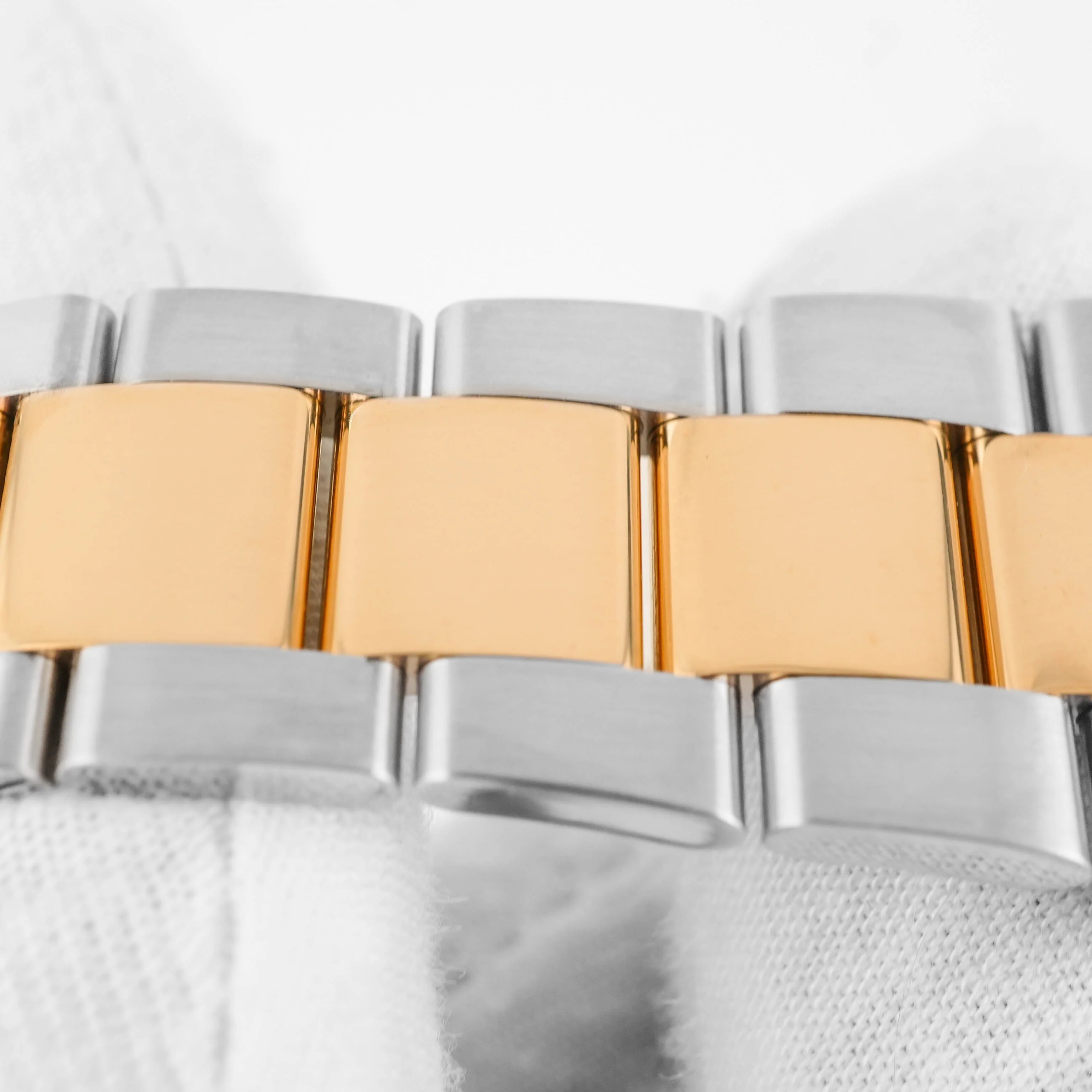 Rolex 326933 Sky-Dweller 42 mm 18K Yellow Gold Champagne Dial Oyster Bracelet Box and Papers 2022 - Image 6