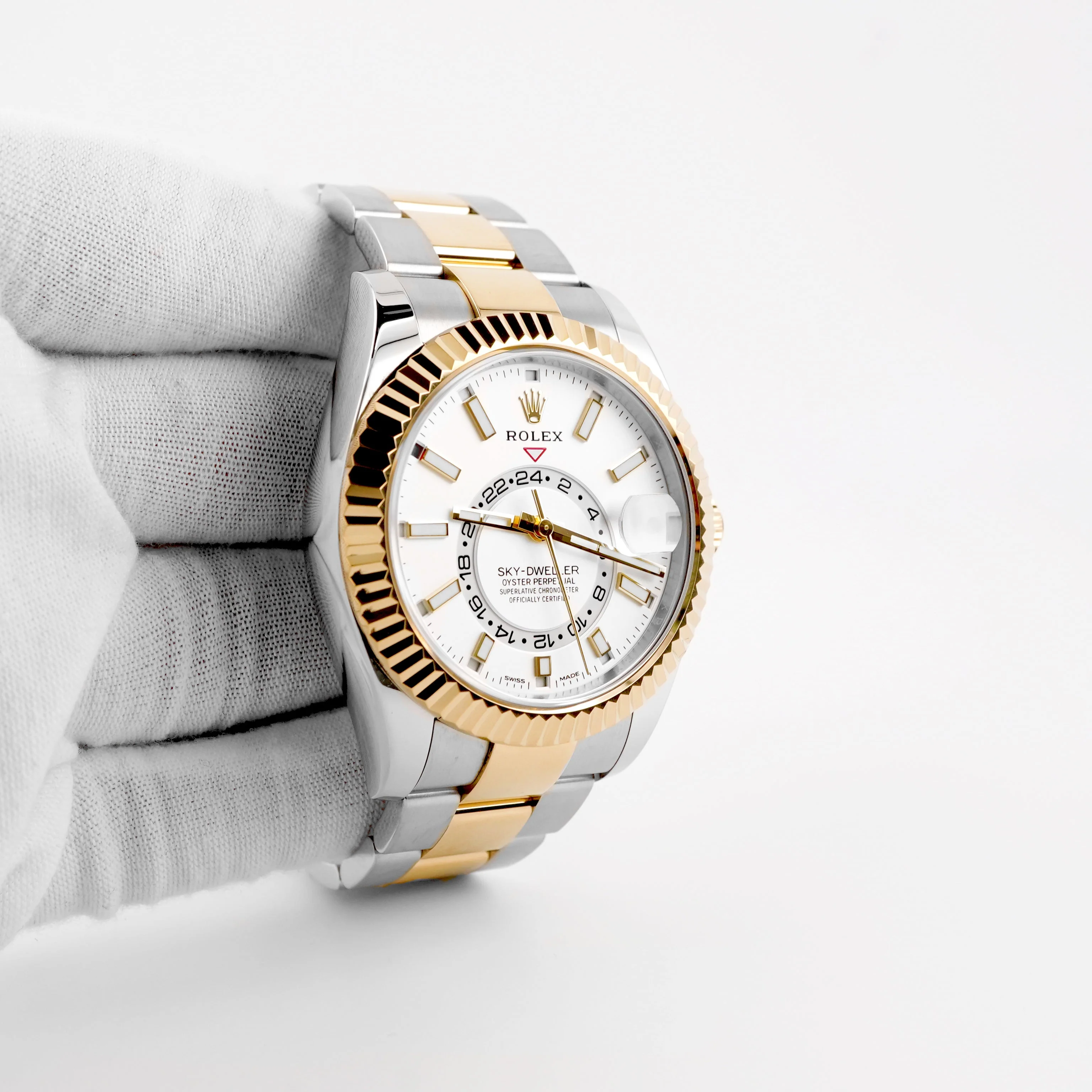 Rolex 326933 Sky-Dweller 42 mm Fluted Bezel White Index Dial Oyster Bracelet Box and Papers 2020 - Image 4