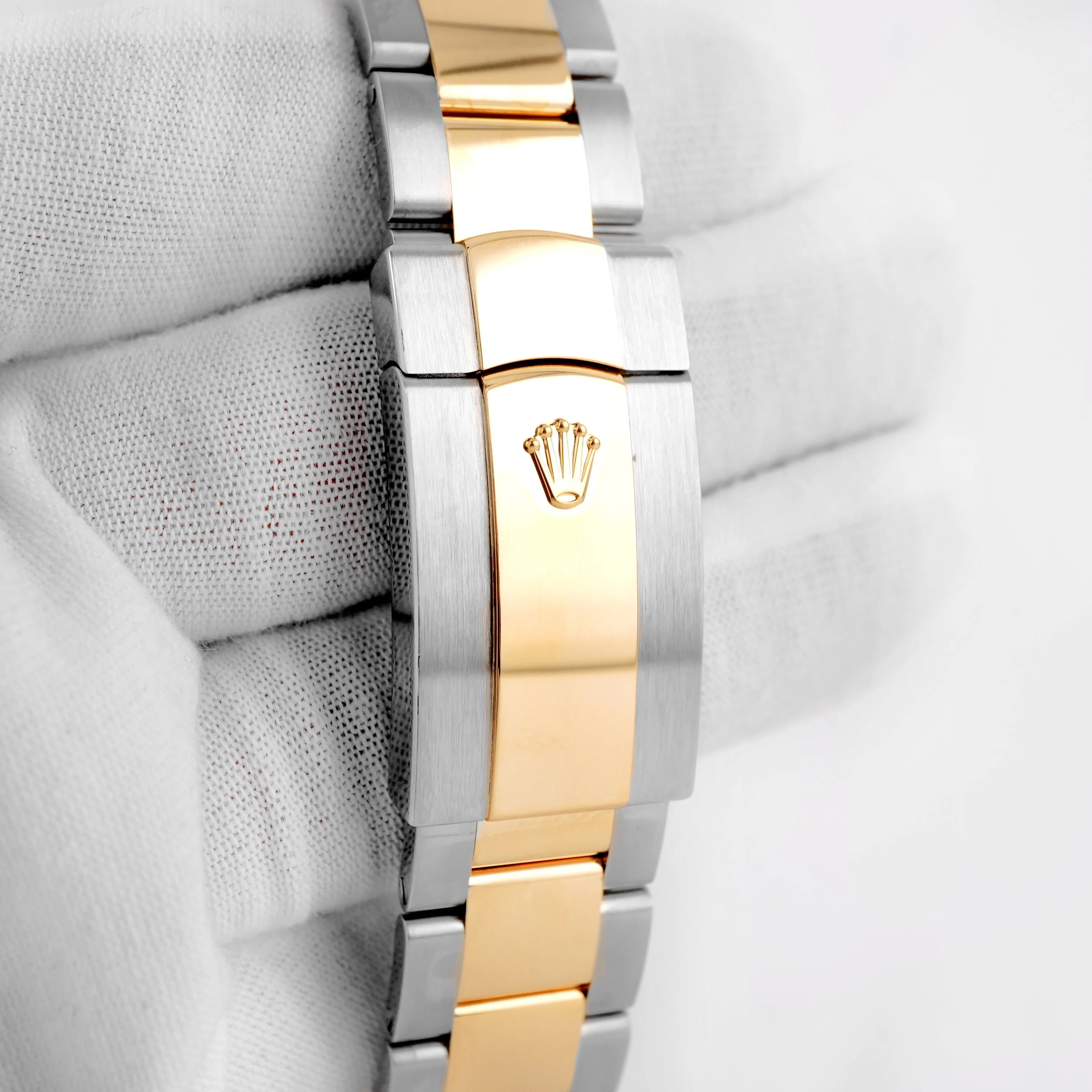 Rolex 326933 Sky-Dweller 42 mm Fluted Bezel White Index Dial Oyster Bracelet Box and Papers 2020 - Image 5
