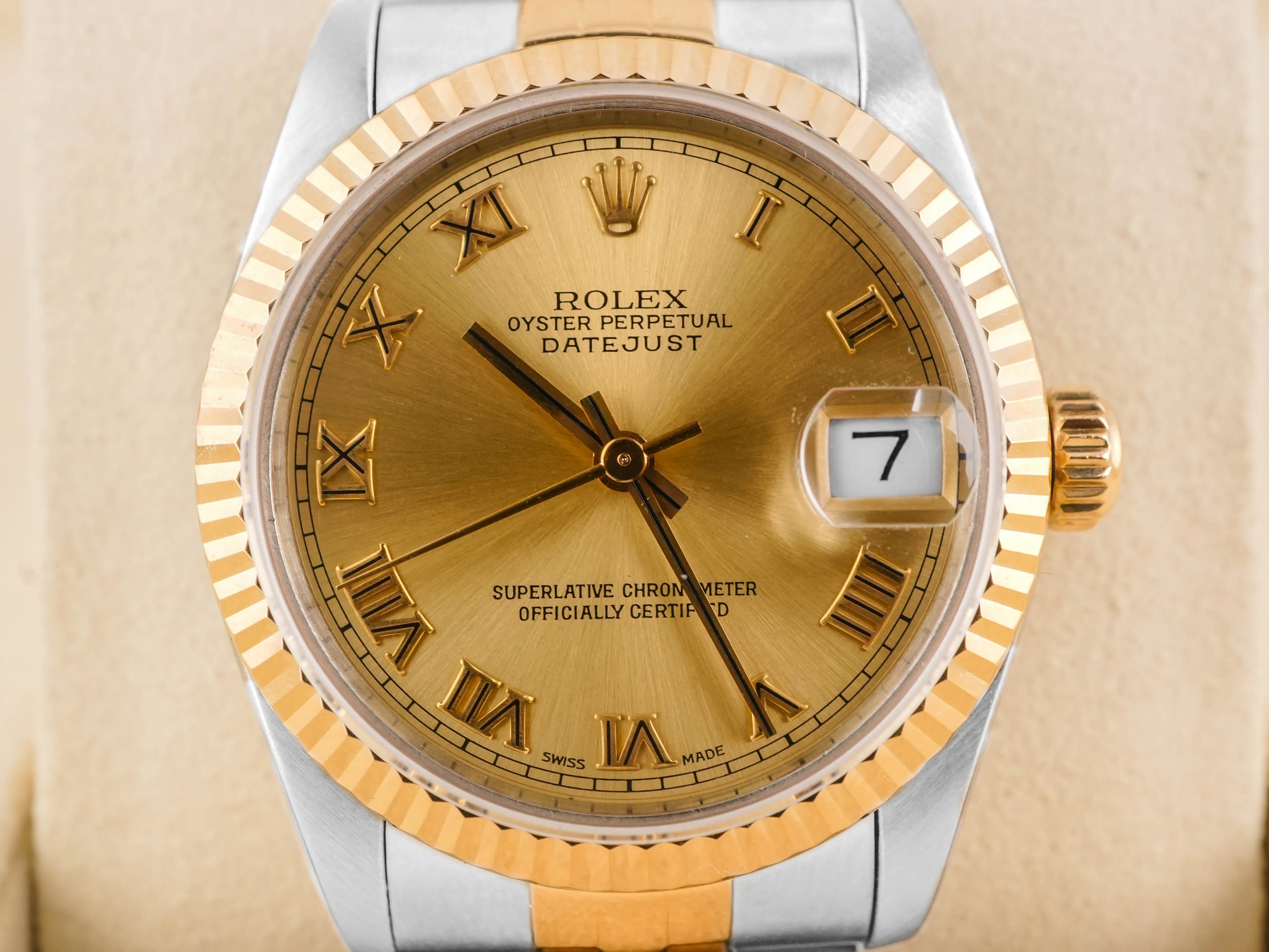 Rolex 68273 Datejust 31 mm Fluted Bezel Champagne Roman Dial Jubilee Bracelet Box and Papers 1998 - Image 3