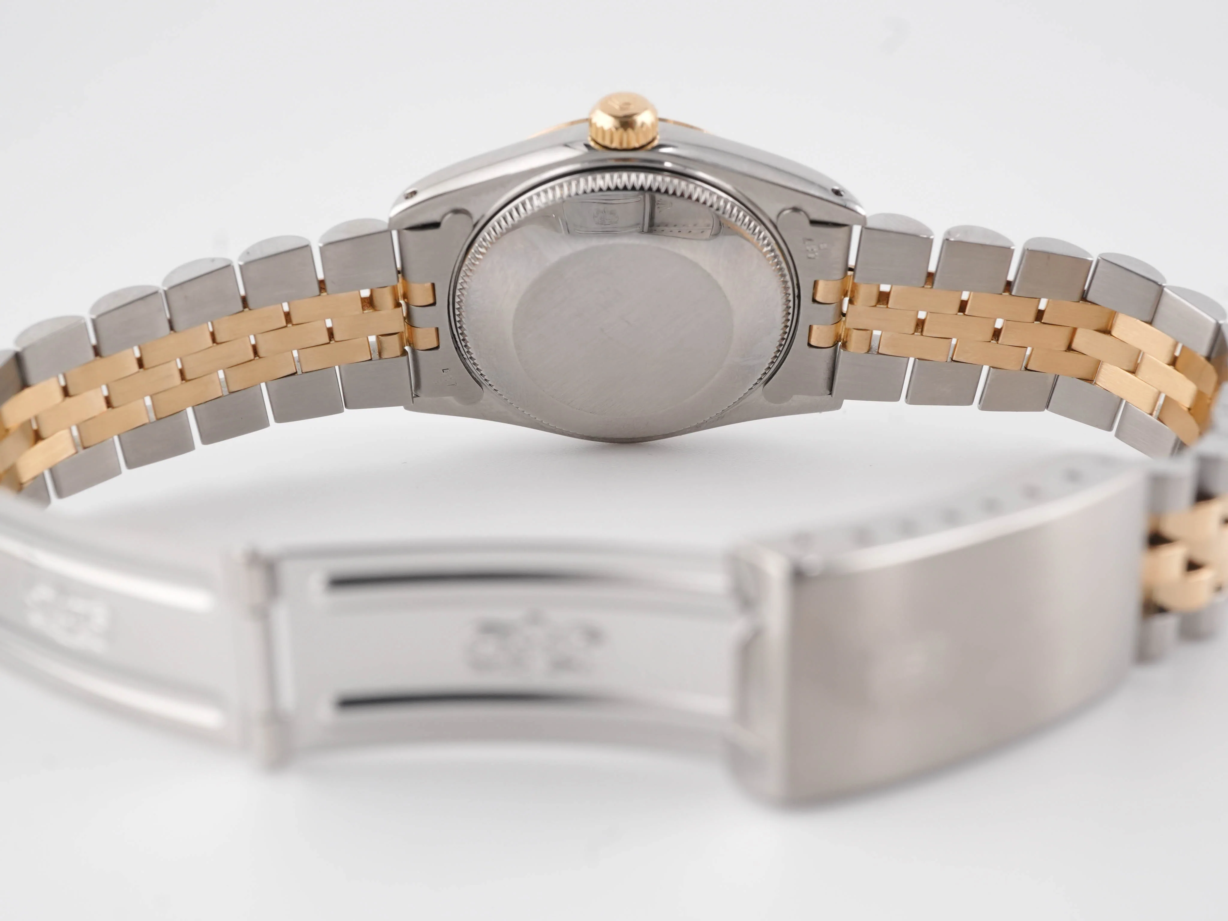 Rolex 68273 Datejust 31 mm Fluted Bezel Champagne Roman Dial Jubilee Bracelet Box and Papers 1998 - Image 9