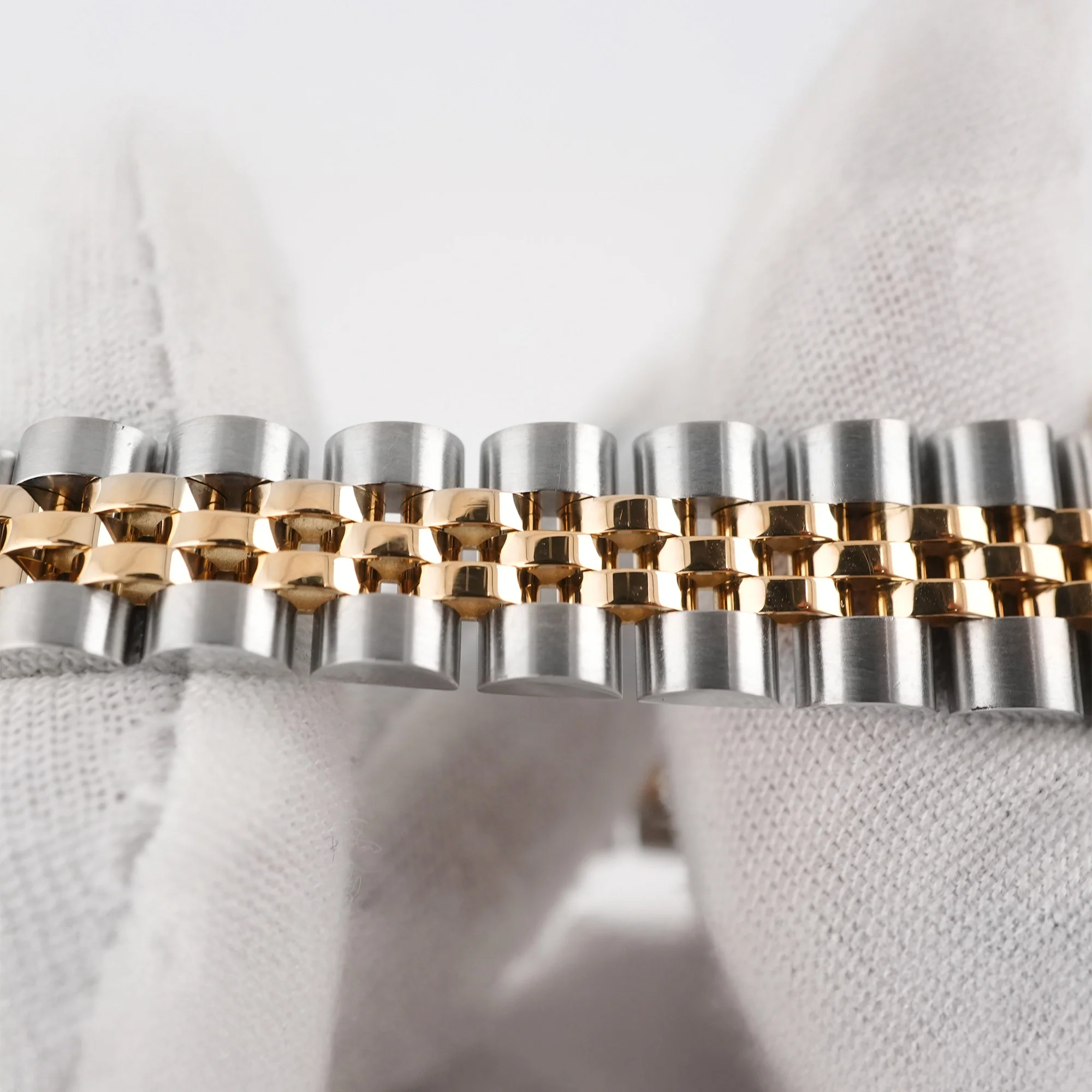 Rolex 69173 Lady-Datejust 26 mm Blue Ombre Diamond Dial Jubilee Bracelet Box and Papers 1995 - Image 5
