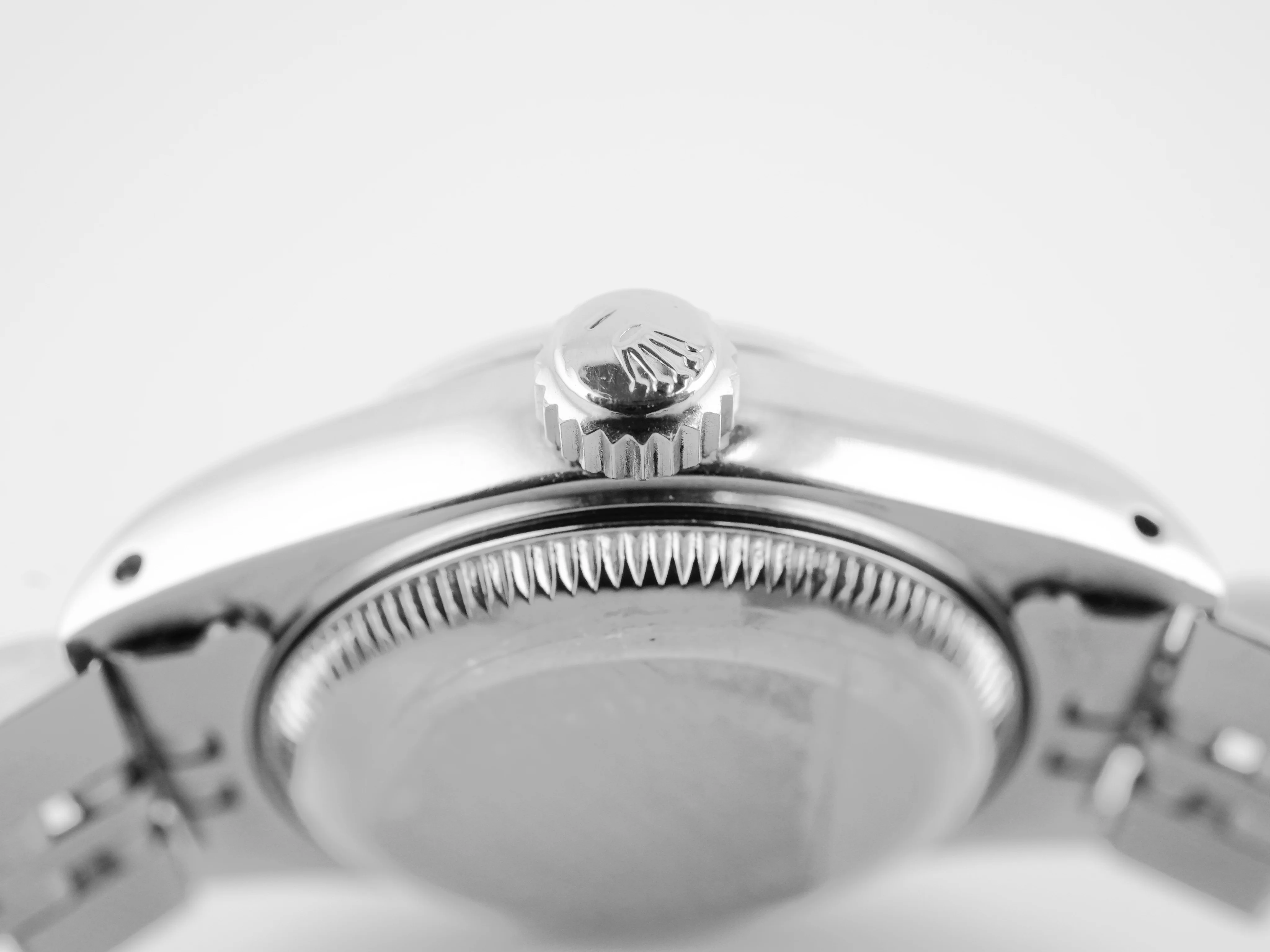 Rolex 69174 Lady-Datejust 26 mm Fluted Bezel Salmon Roman Dial Jubilee Bracelet Box and Papers 1993 - Image 8