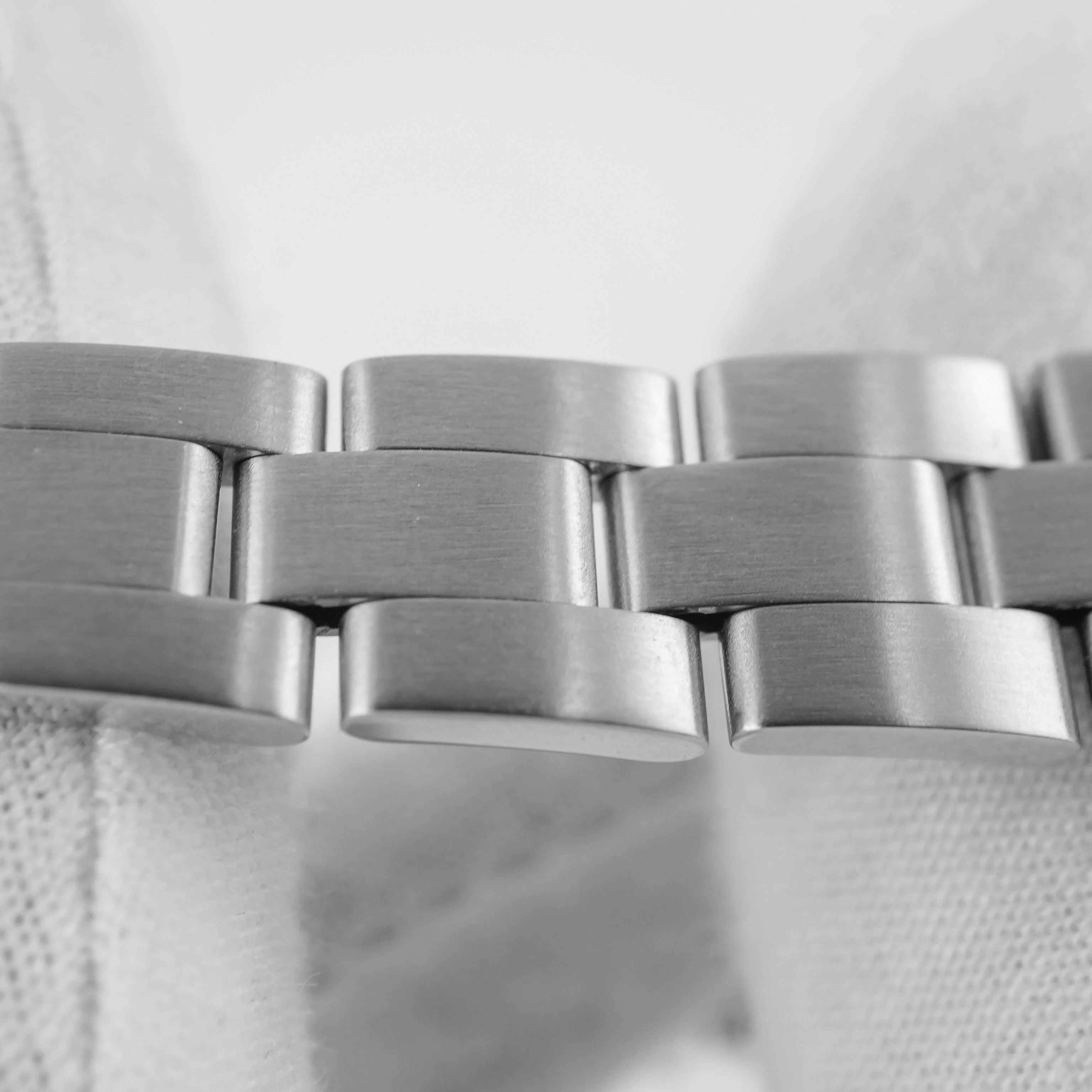 Rolex 69174 Lady-Datejust 26 mm 18K White Gold Silver Dial Oyster Bracelet Box and Papers 1984 - Image 7