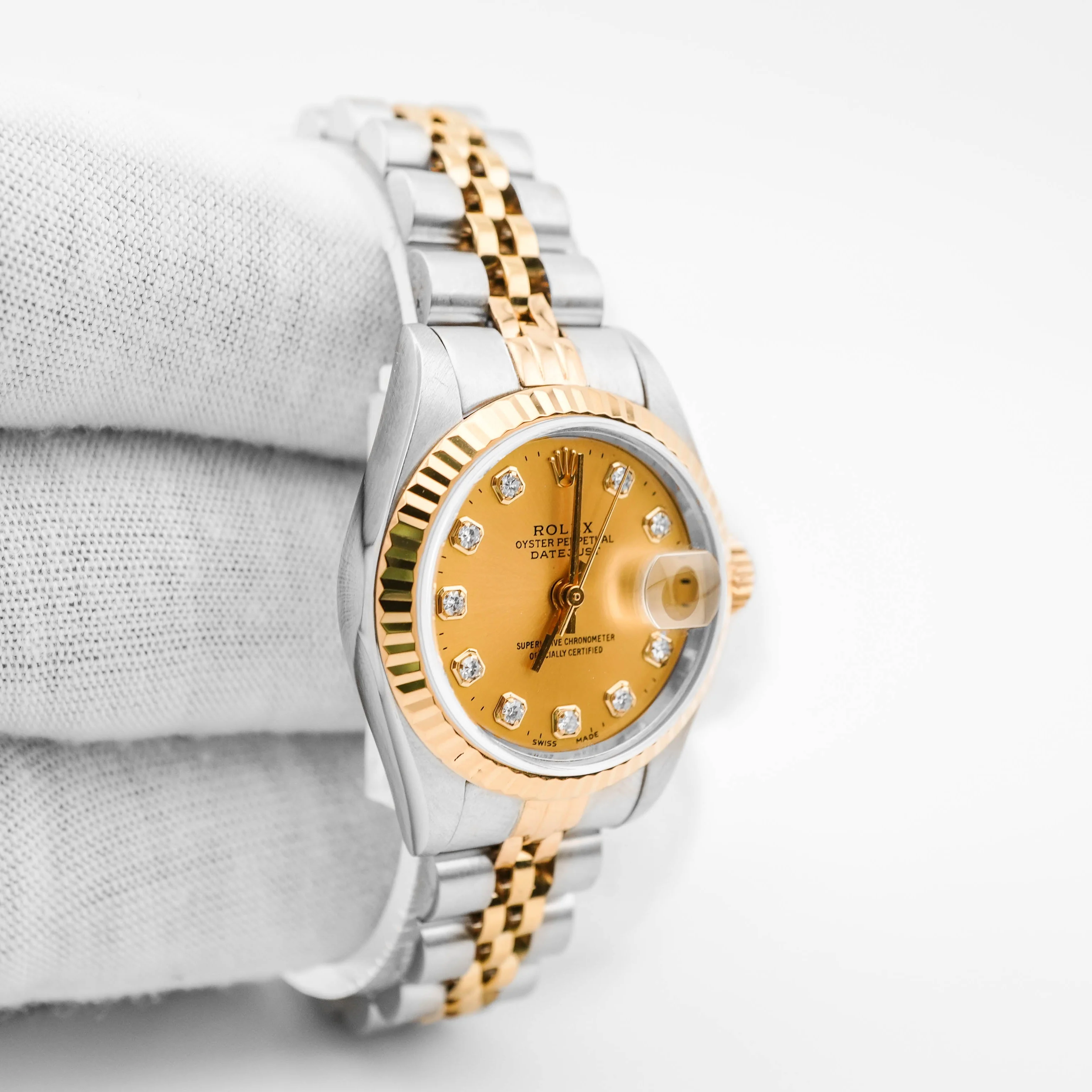 Rolex 79173 Lady-Datejust 26 mm Champagne Diamond Dial Jubilee Bracelet Box and Papers 1999 - Image 4