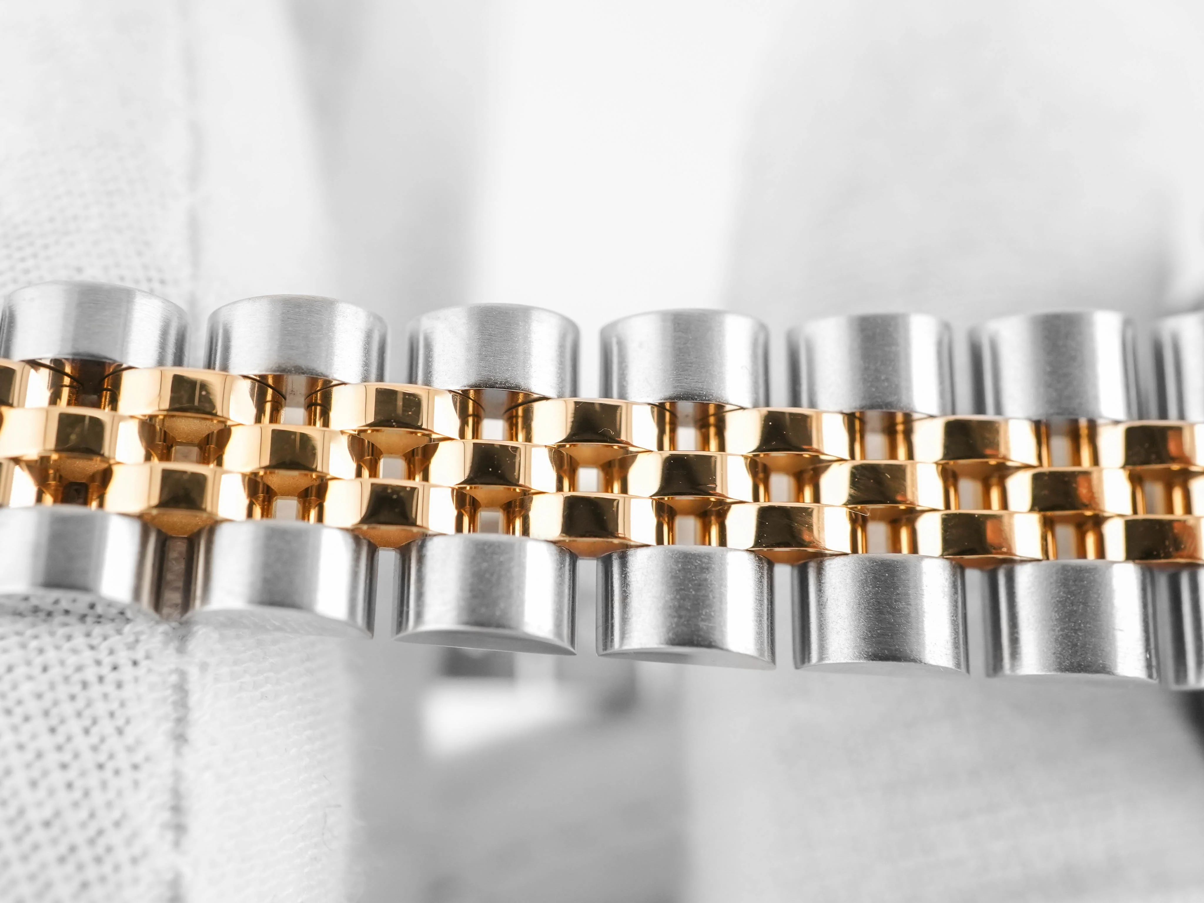 Rolex 79173 Lady-Datejust 26 mm Fluted Bezel Champagne Index Dial Jubilee Bracelet Box 2001 - Image 7