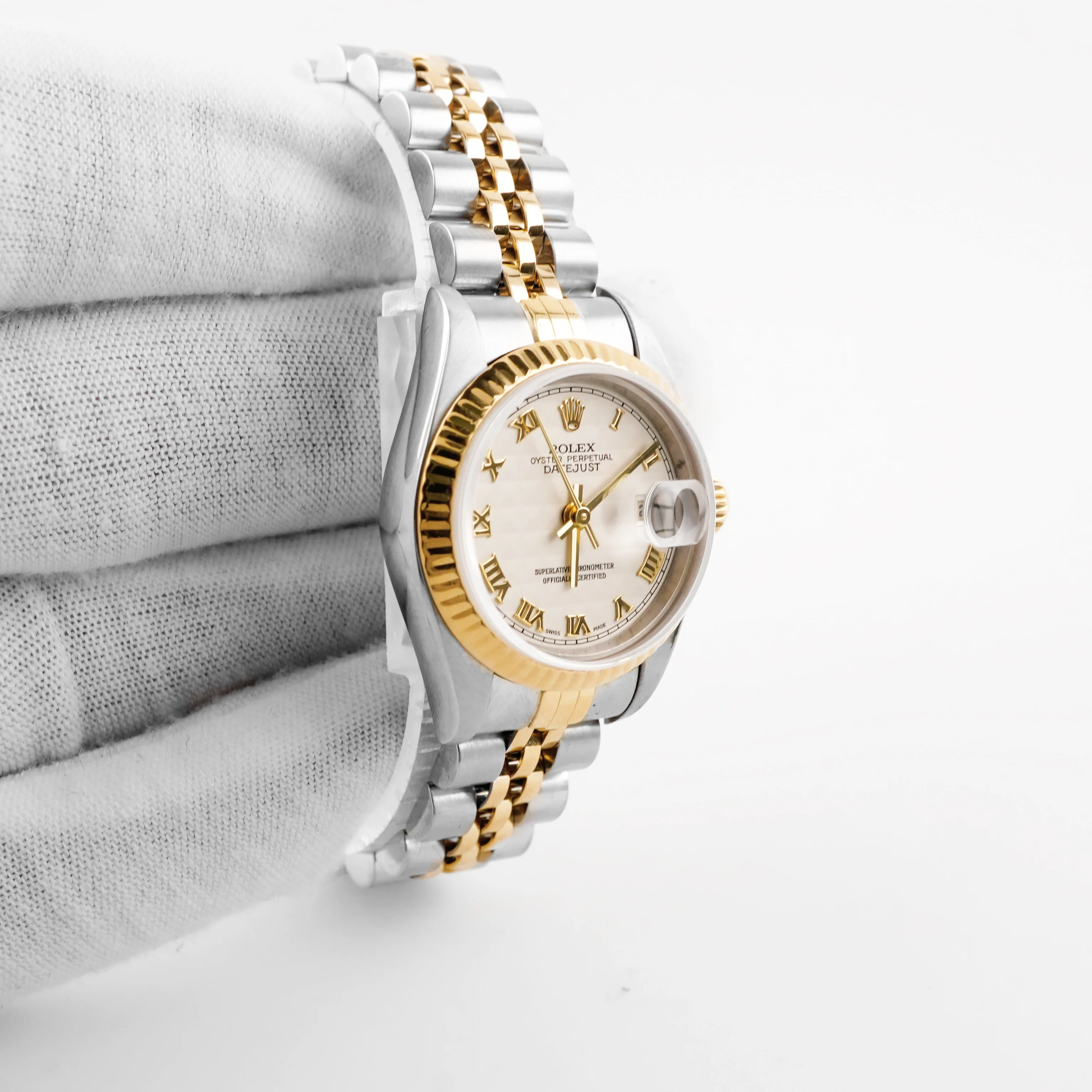 Rolex 79173 Lady-Datejust 26 mm Fluted Bezel Ivory Pyramid Roman Dial Jubilee Bracelet Box 2001 - Image 4